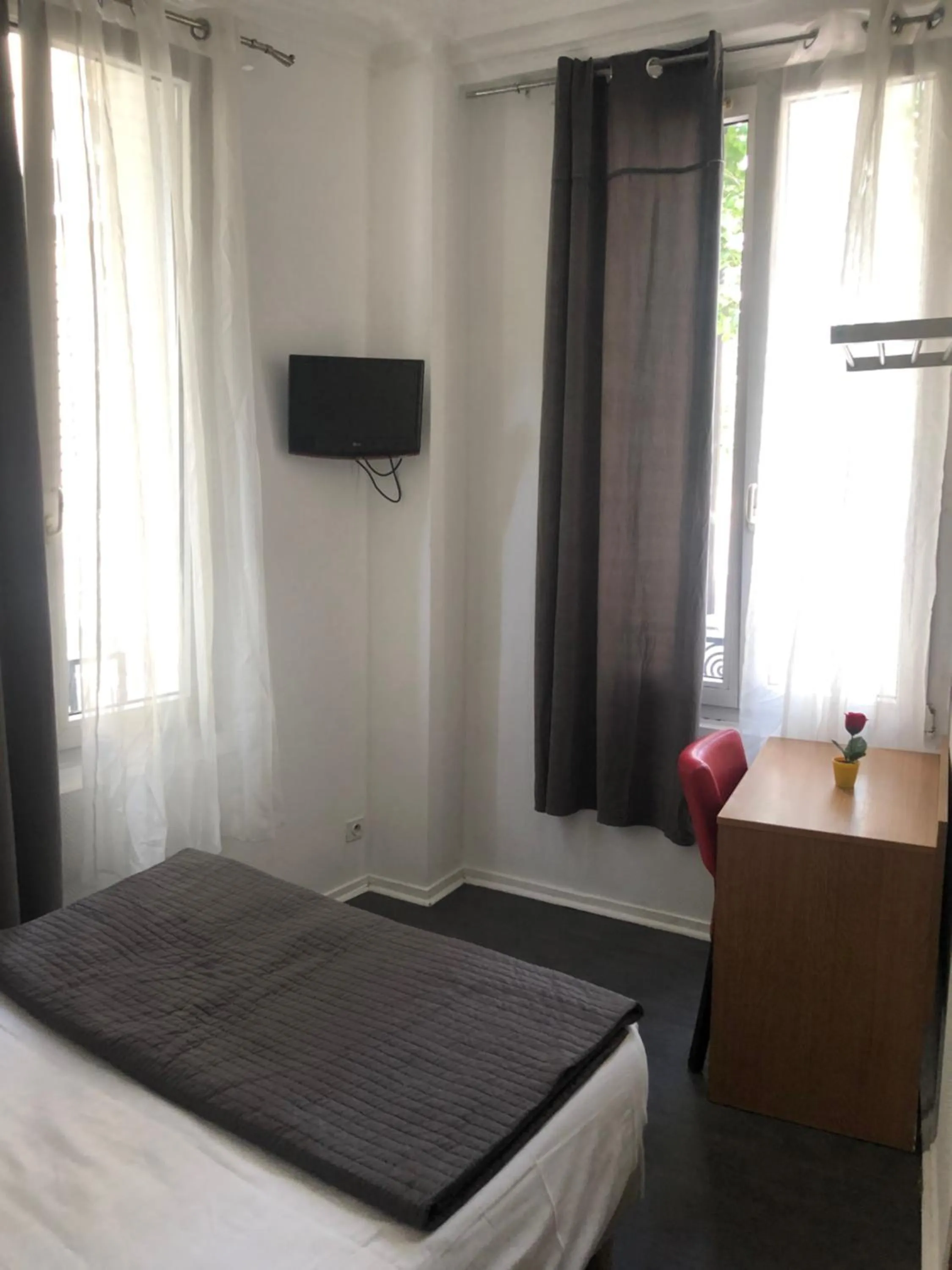 Bed in Hotel Cosy Monceau