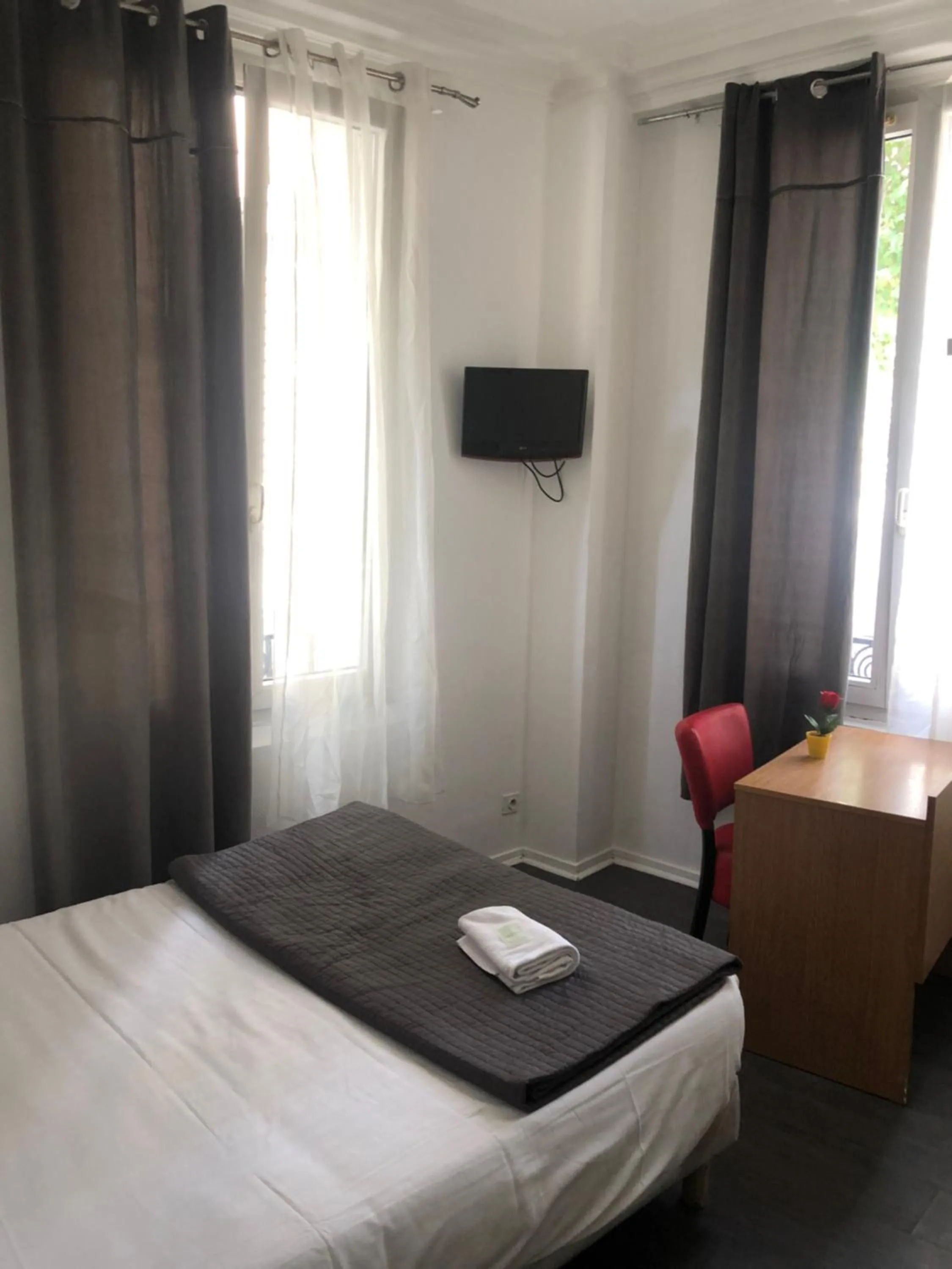 Bed in Hotel Cosy Monceau