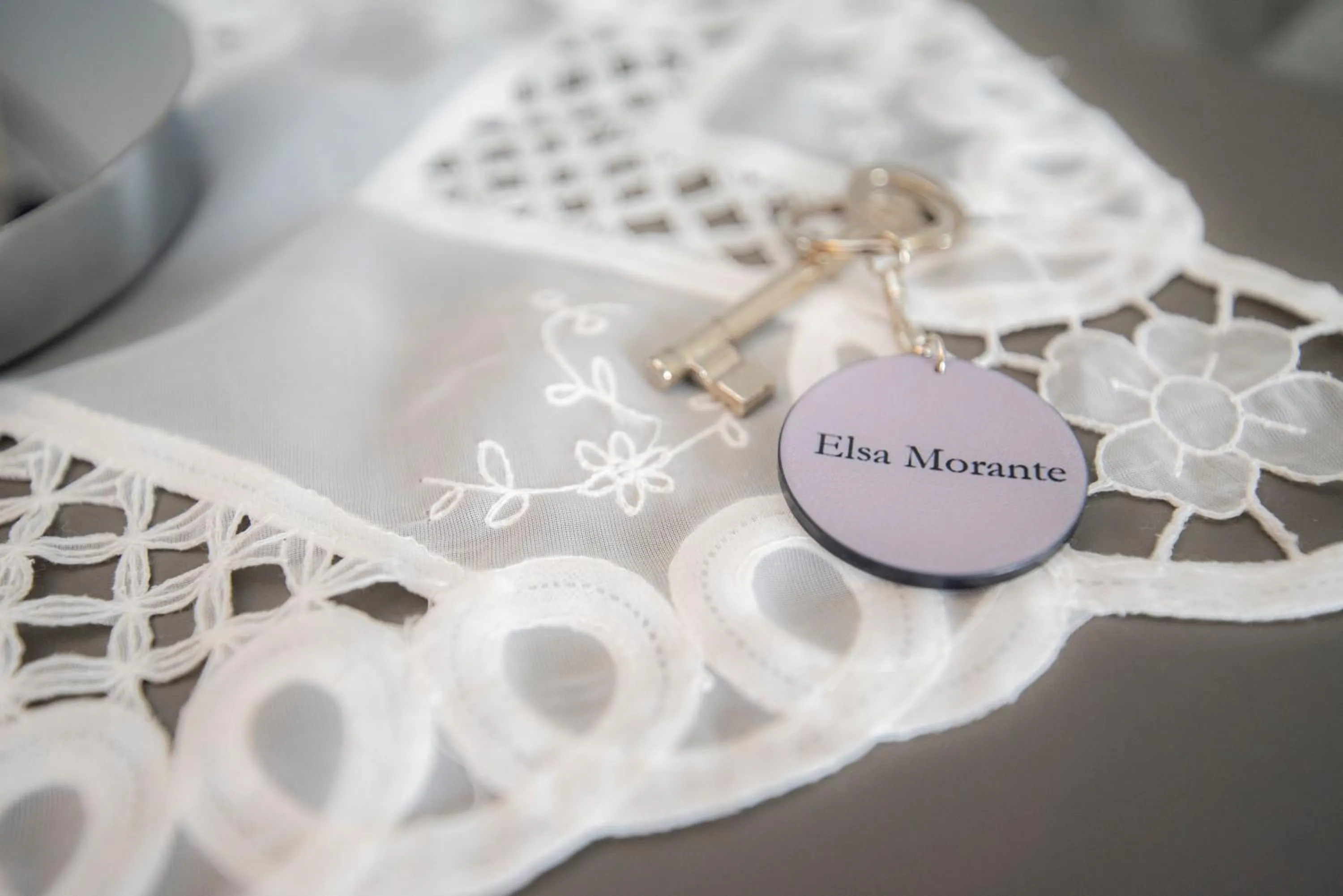 Decorative detail in L'Isola Del Postino Rooms