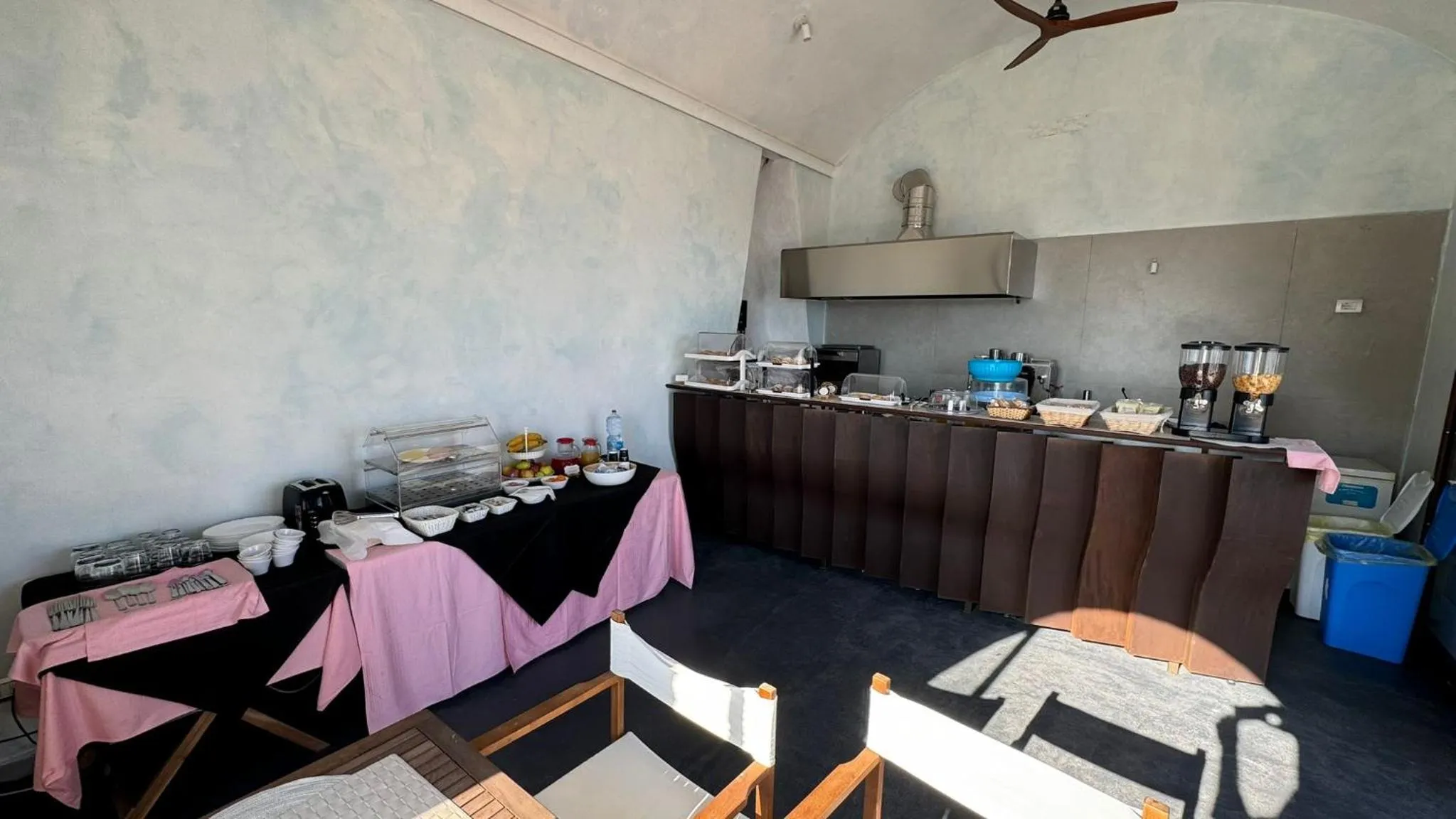 Breakfast in L'Isola Del Postino Rooms