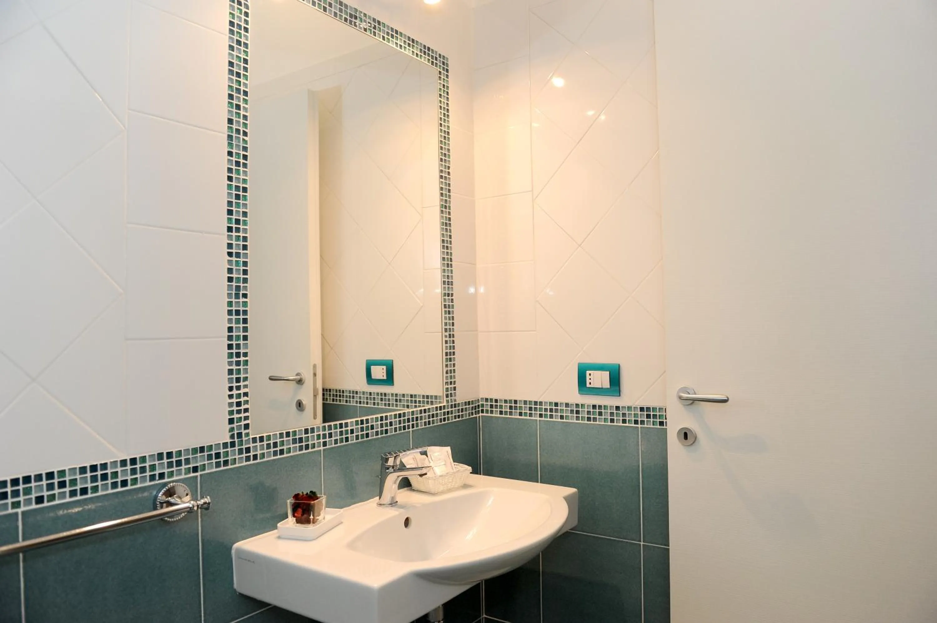 Bathroom in L'Isola Del Postino Rooms