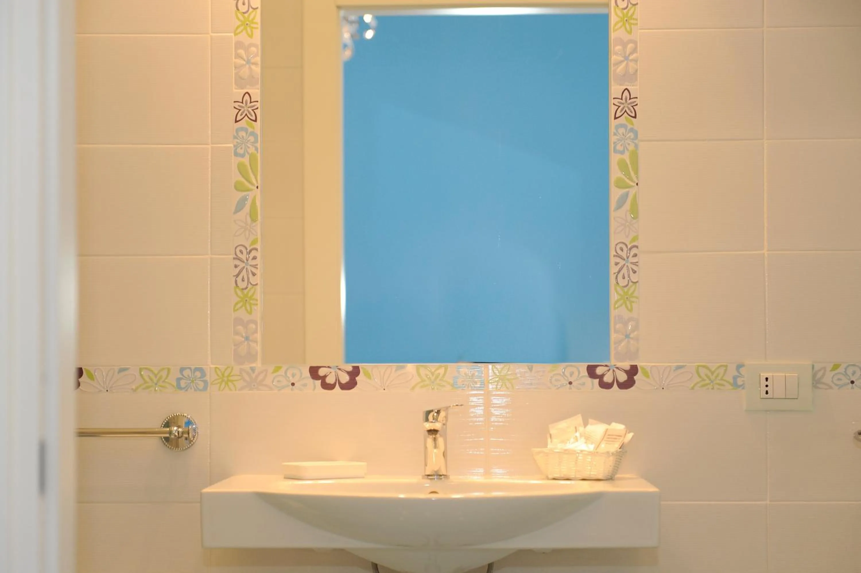 Bathroom in L'Isola Del Postino Rooms