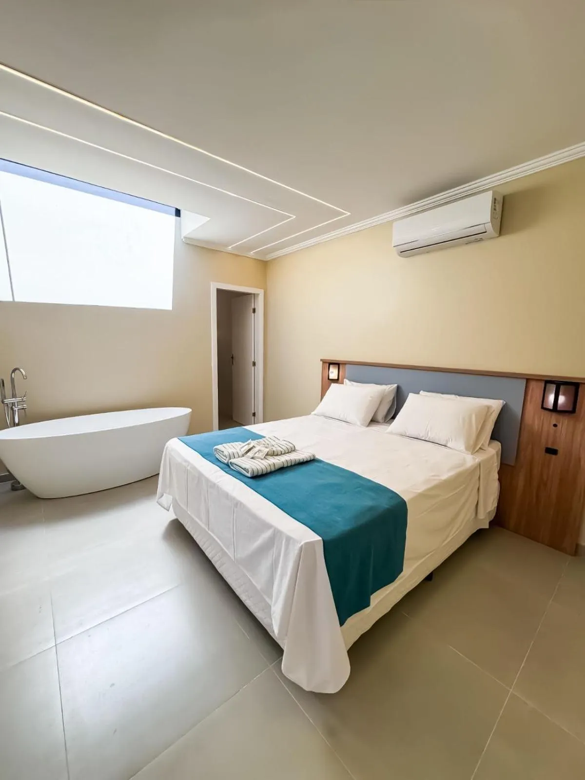 Toilet, Bed in Pousada Estalagem do Porto