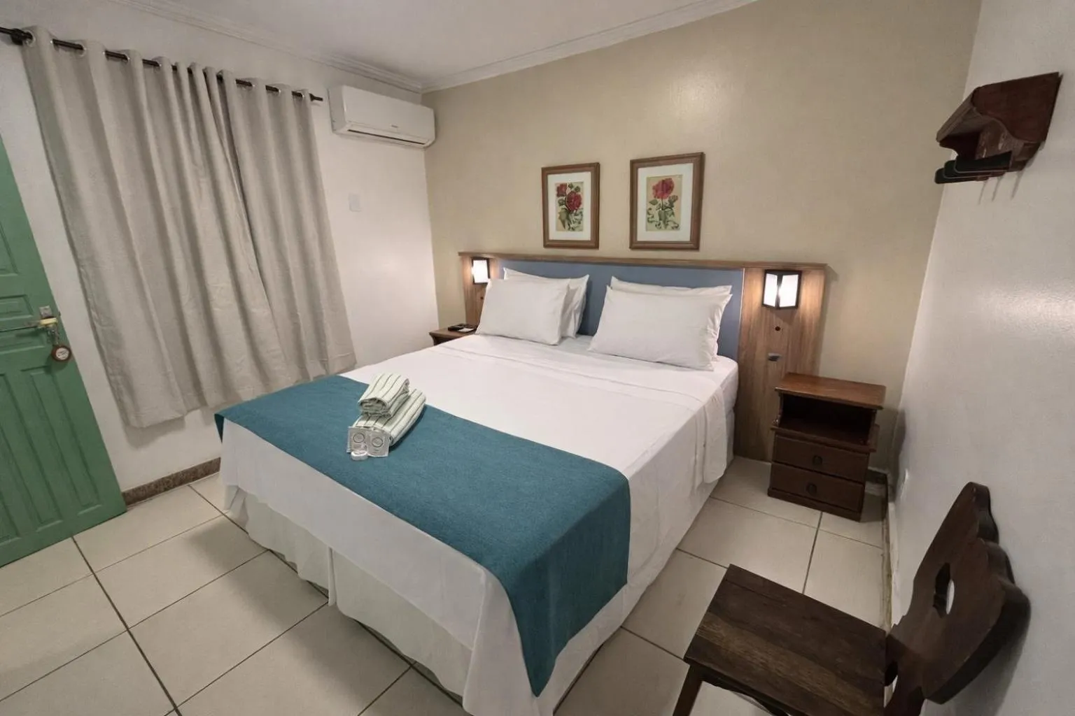 Bed in Pousada Estalagem do Porto