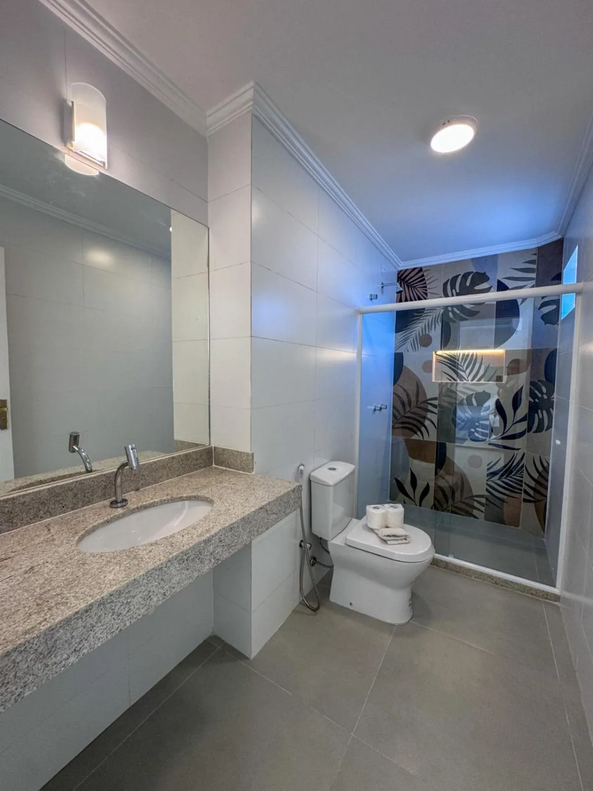 Shower in Pousada Estalagem do Porto