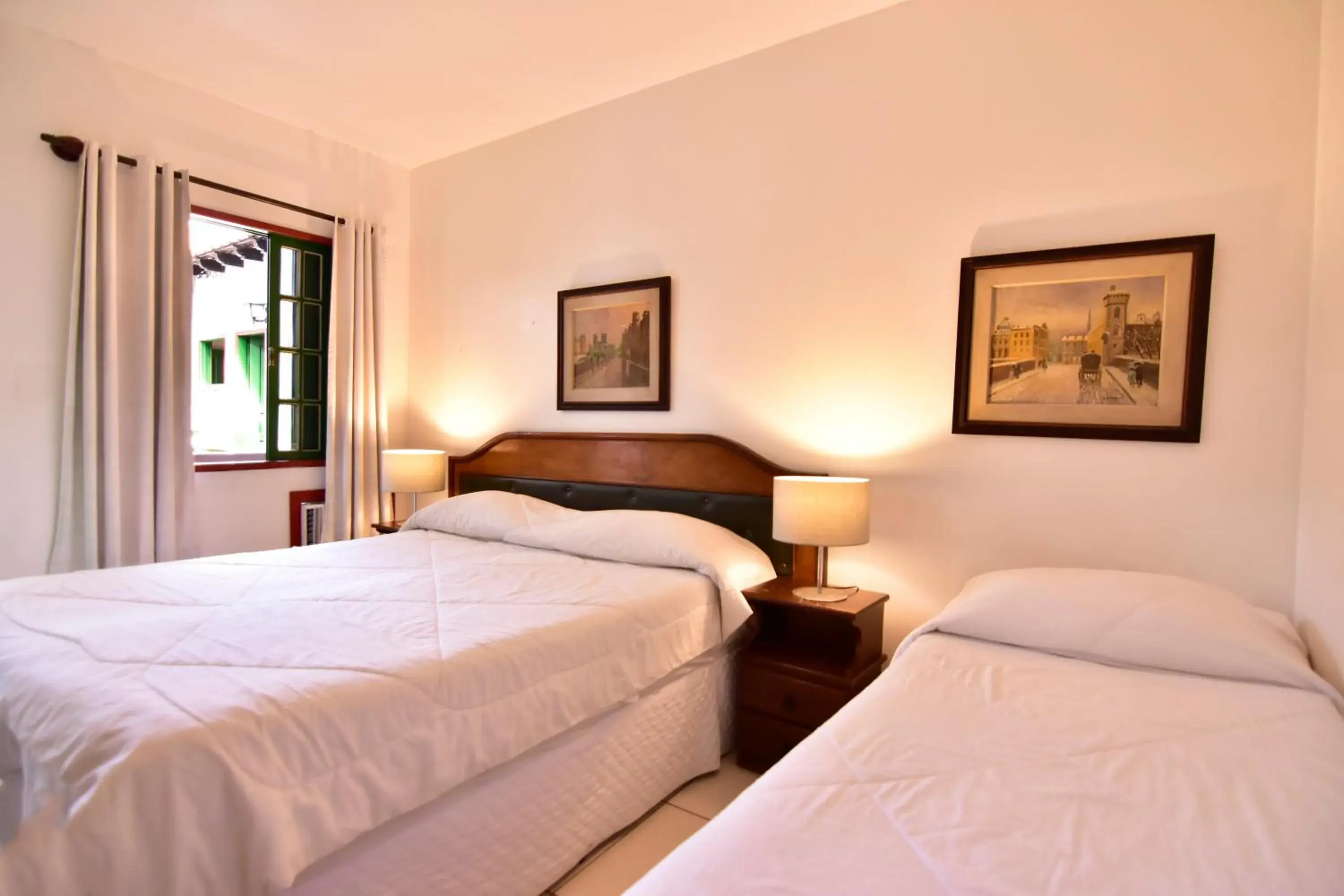 Standard Triple Room in Pousada Estalagem do Porto Standard Triple Room in Pousada Estalagem do Porto