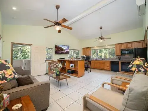 Aloha Aku Hula2 Suite - Experience Beachfront Bliss Aloha Aku Hula2 Suite - Experience Beachfront Bliss