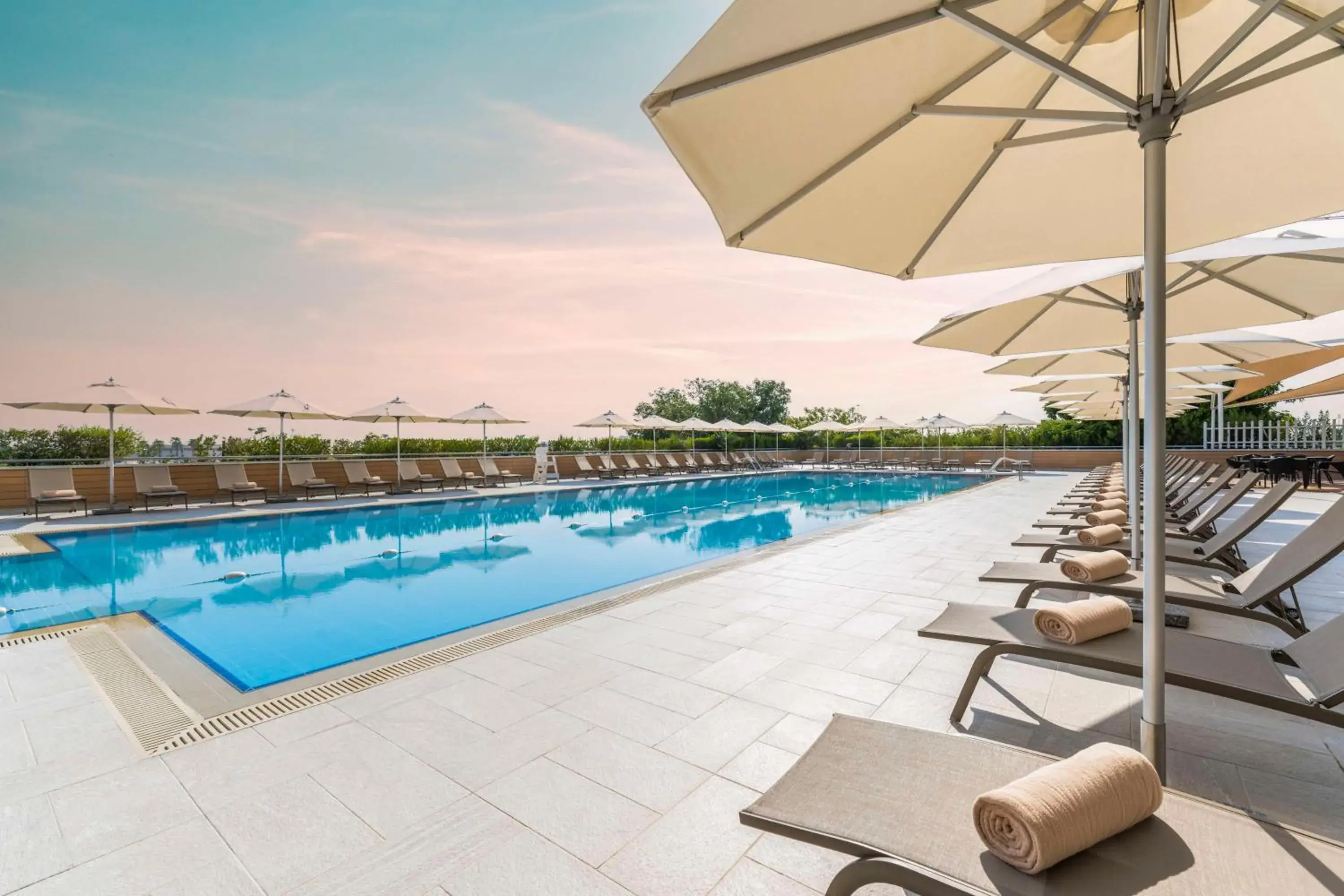 Swimming pool in Hyatt Regency Oryx Doha Swimming pool in Hyatt Regency Oryx Doha