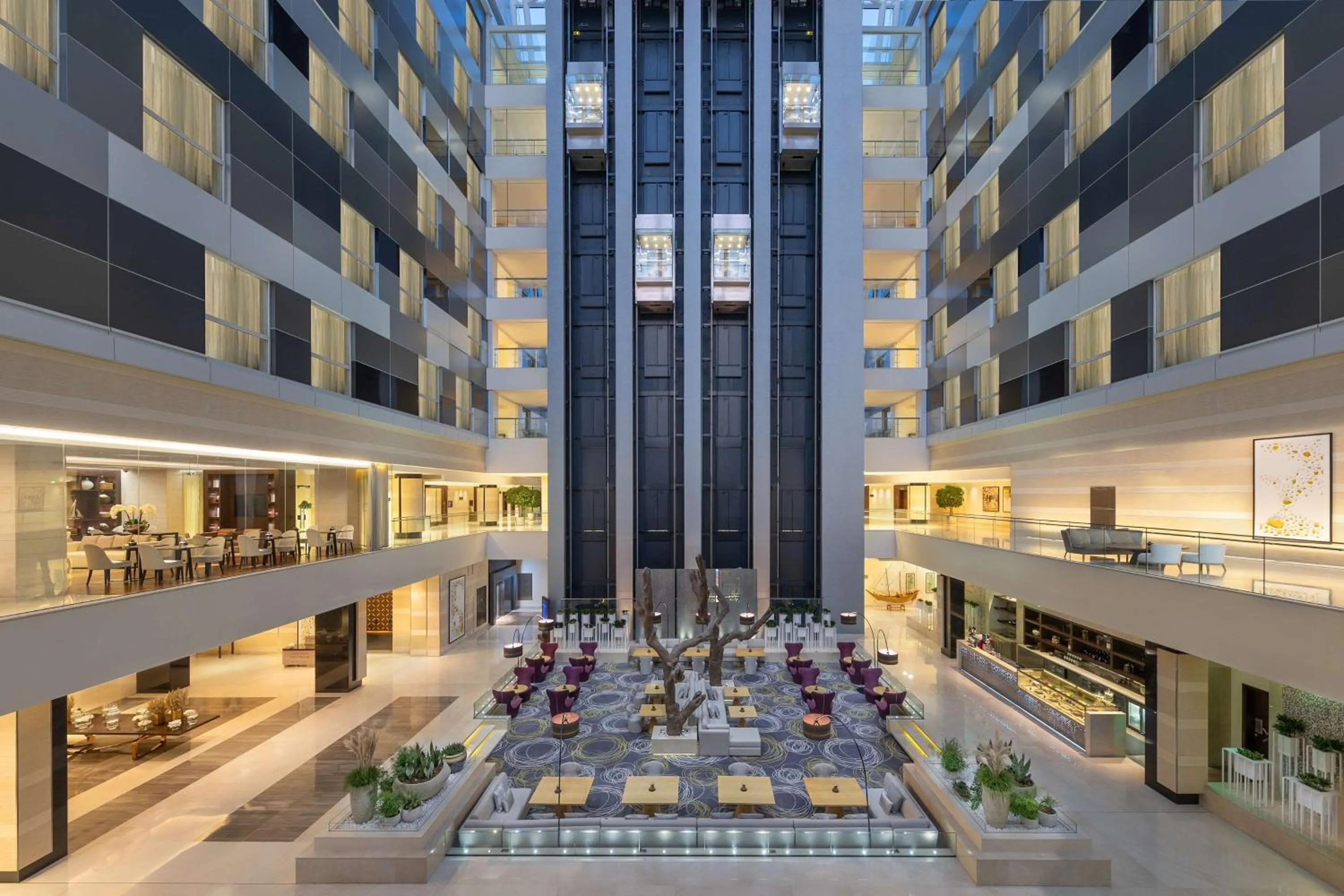 Lobby or reception in Hyatt Regency Oryx Doha
