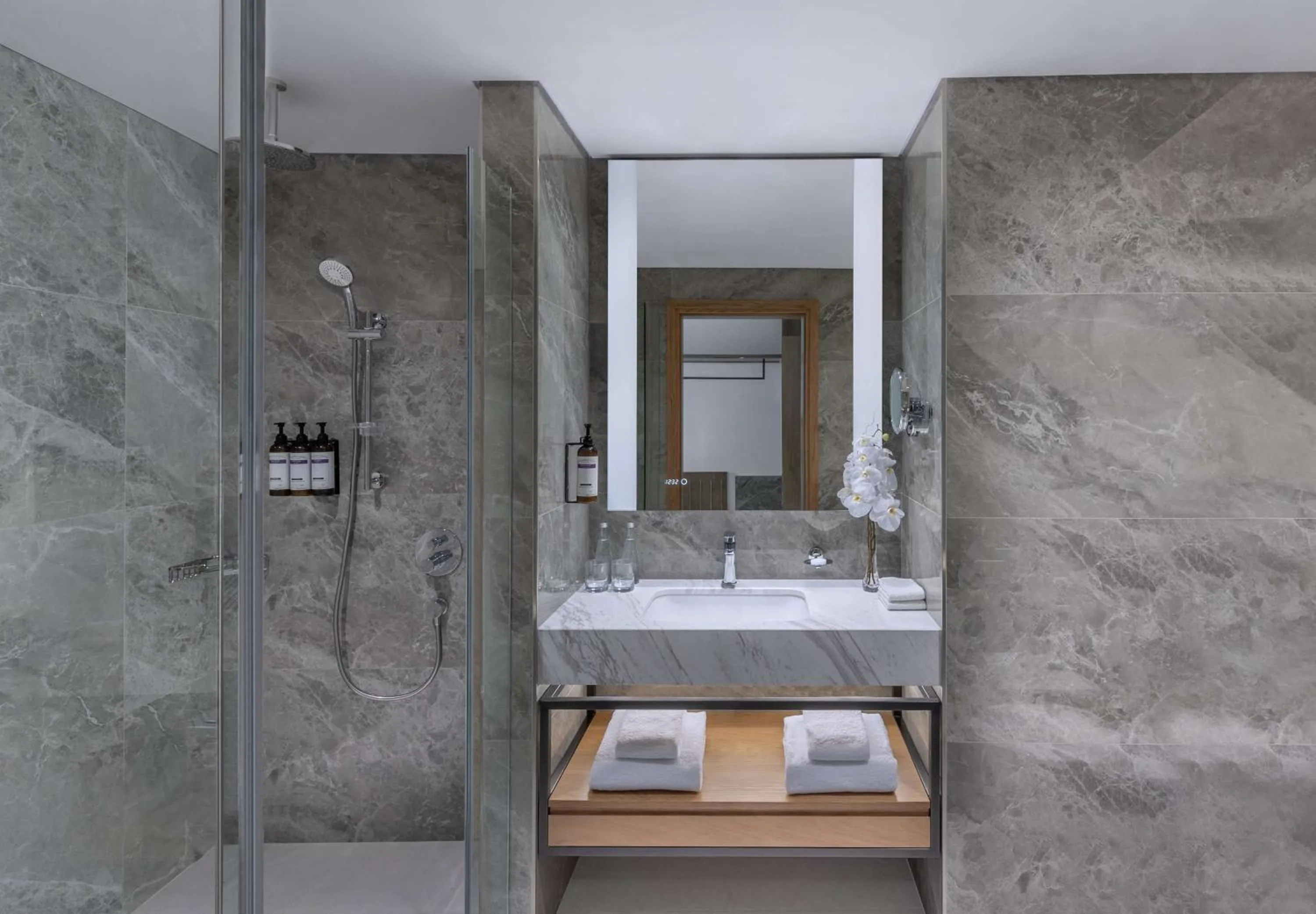 Shower in Hyatt Regency Oryx Doha