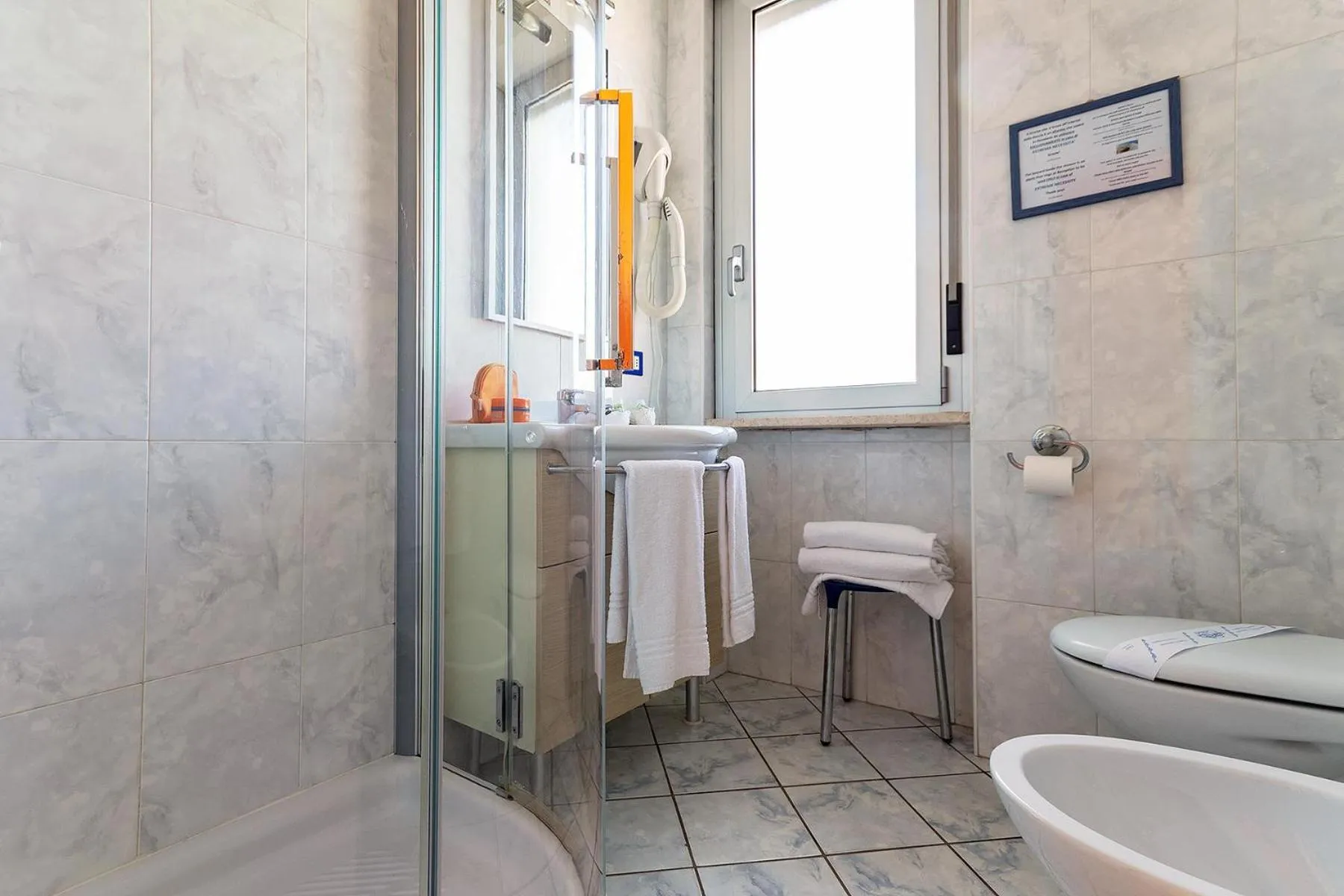 Shower in Residence Greco