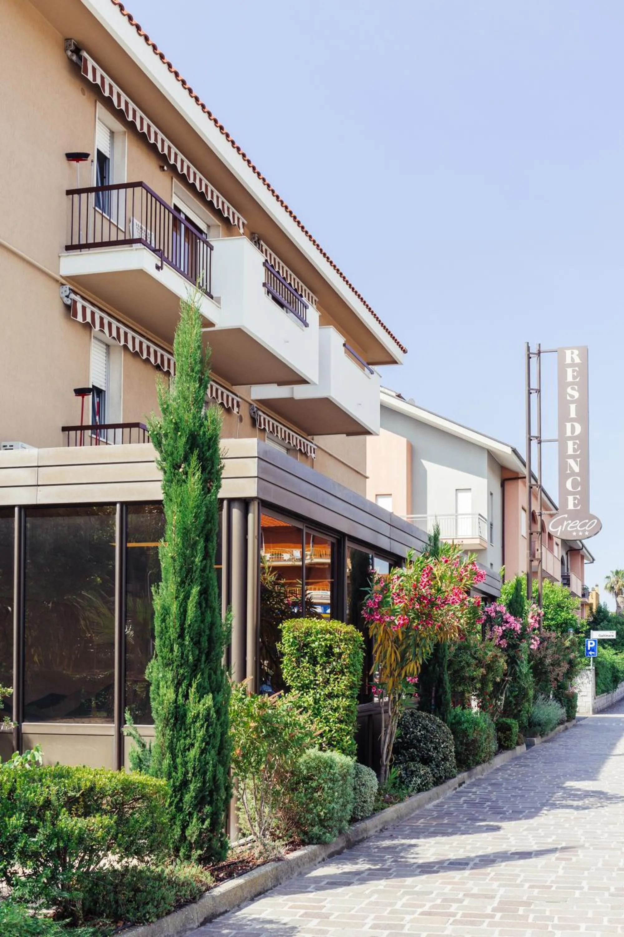 Facade/entrance in Residence Greco