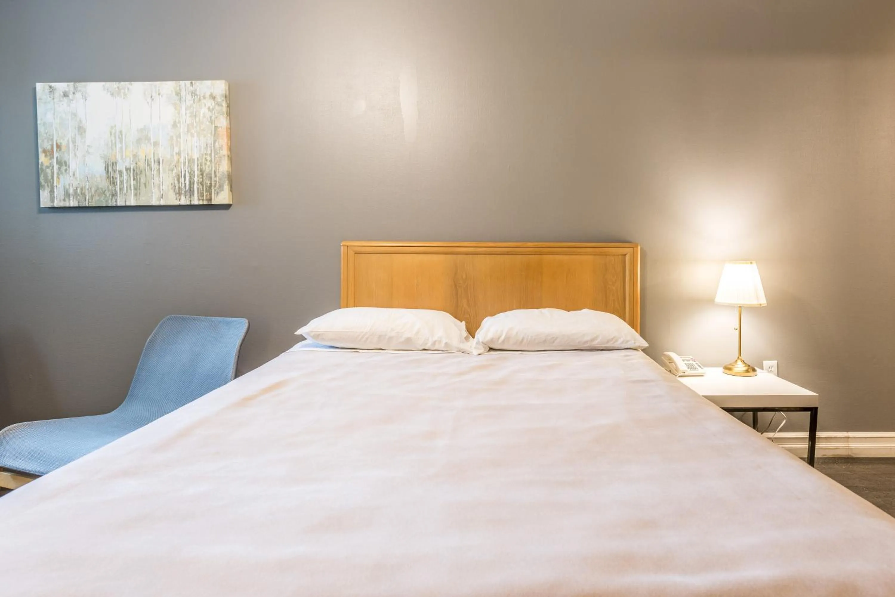 Bed in Lake City Motel