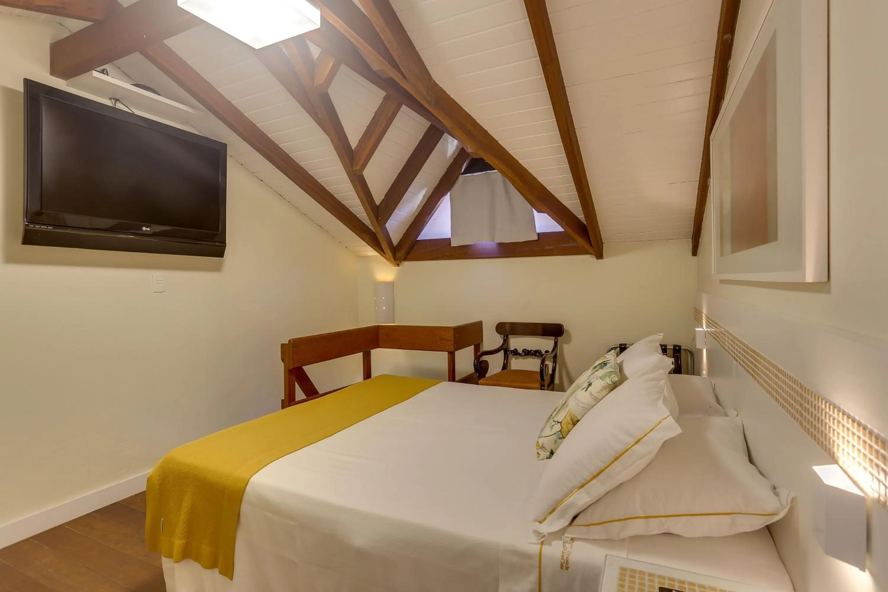 Bedroom, Bed in Nova Pousada dos Chás