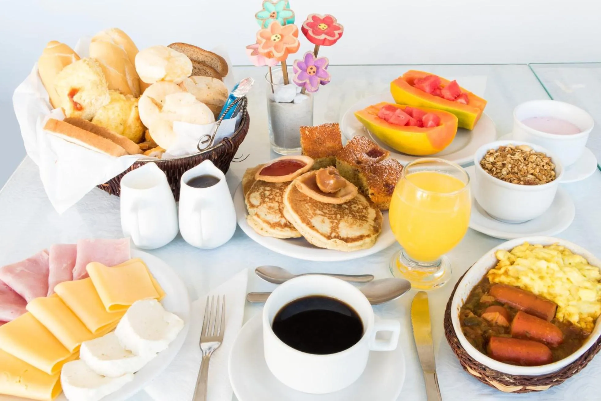 Food and drinks in Pousada Hotel Praia dos Anjos