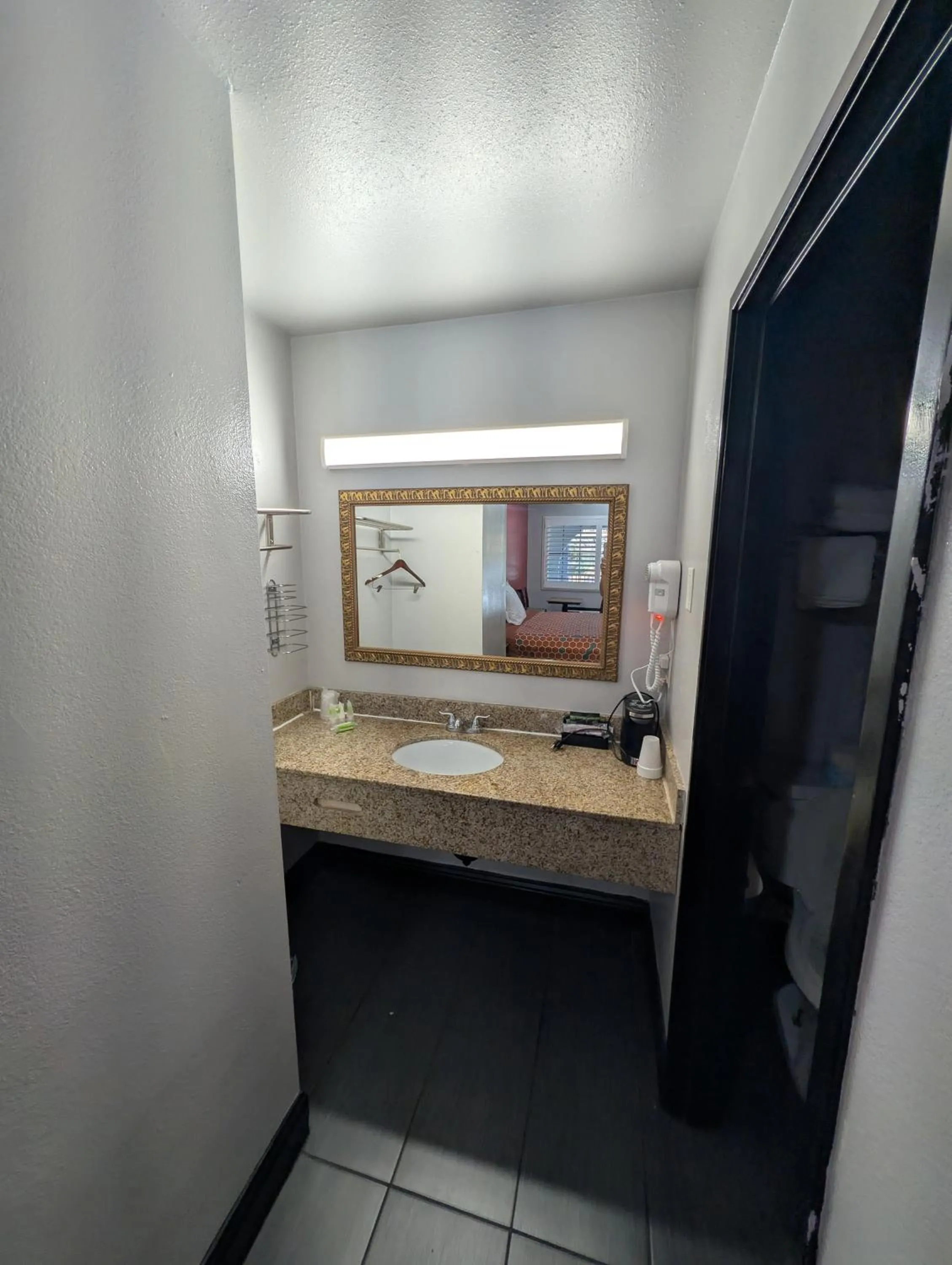 Crossroads Inn - Downtown Sacramento