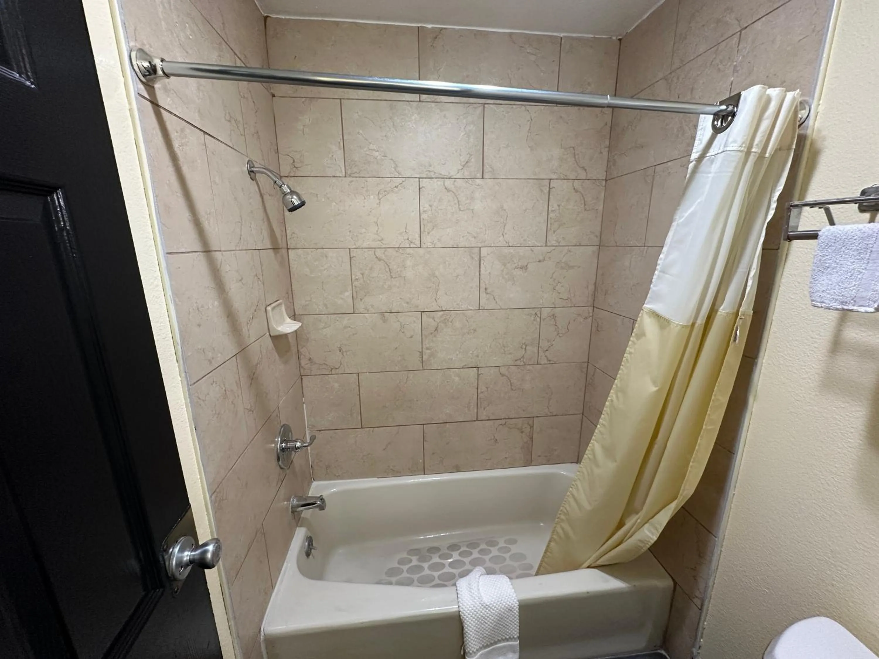 Shower in Crossroads Inn - Downtown Sacramento