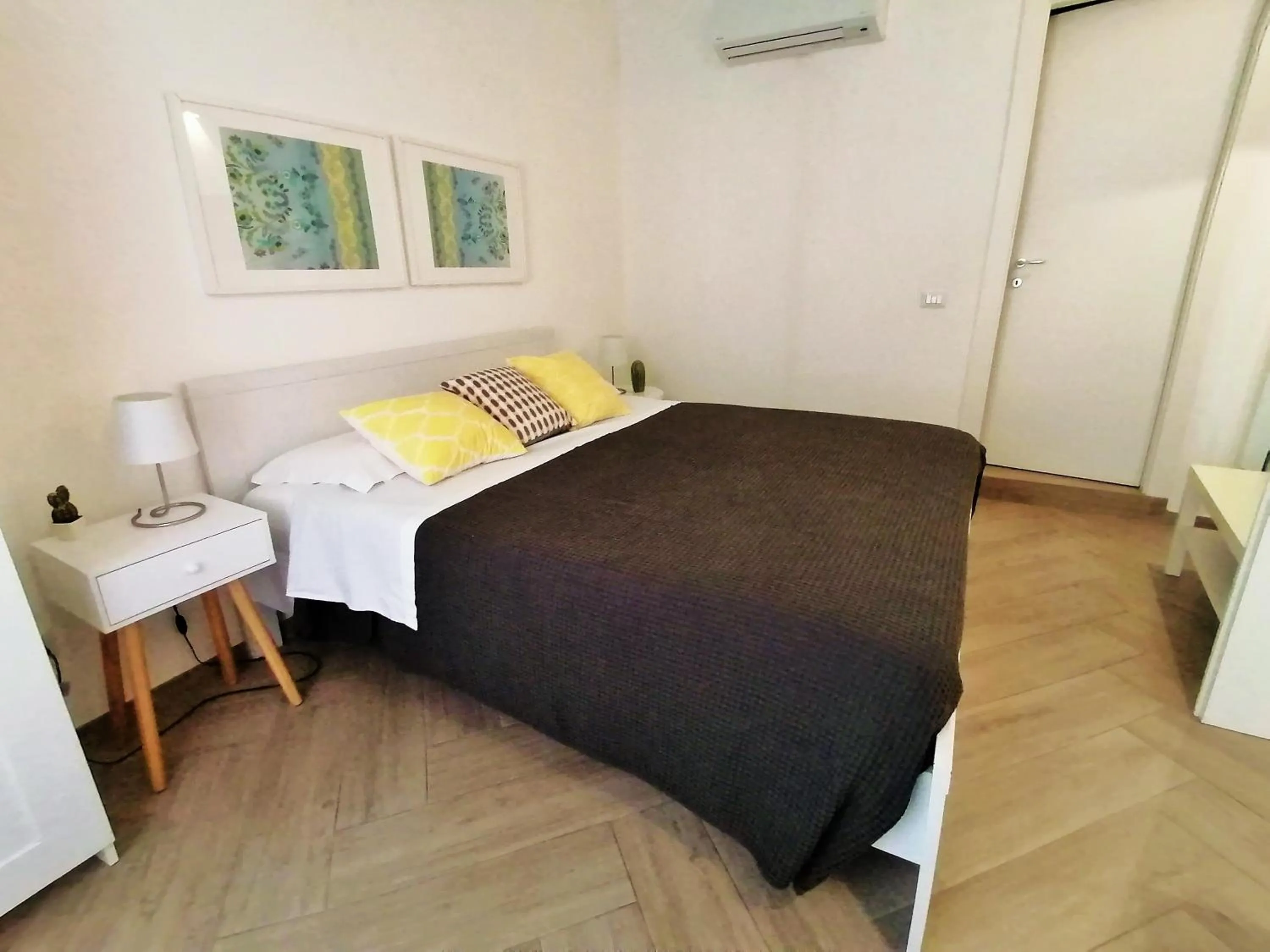 Photo of the whole room in Le Nuvole di Ortigia