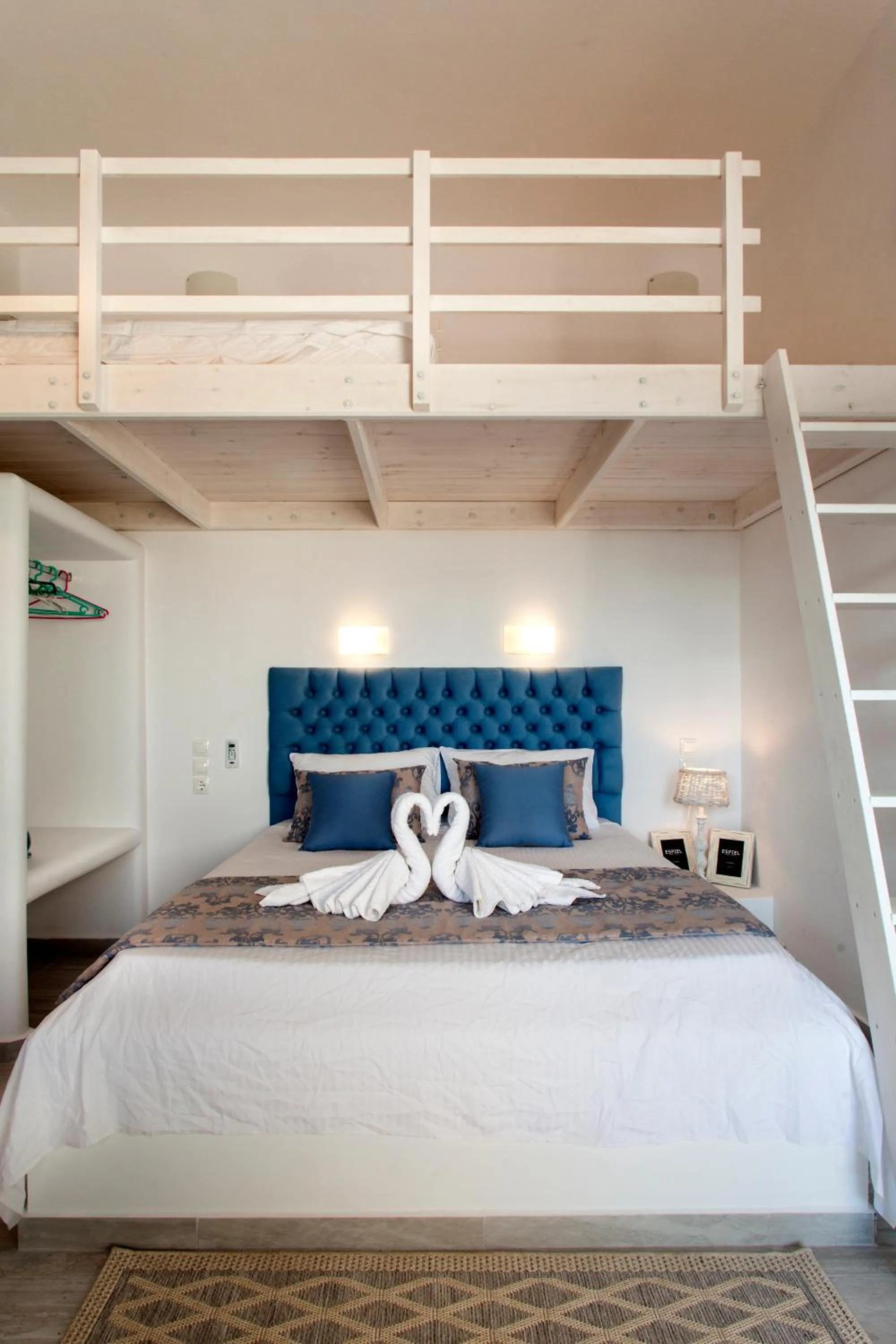 Bed in Mythos Suites Diskos