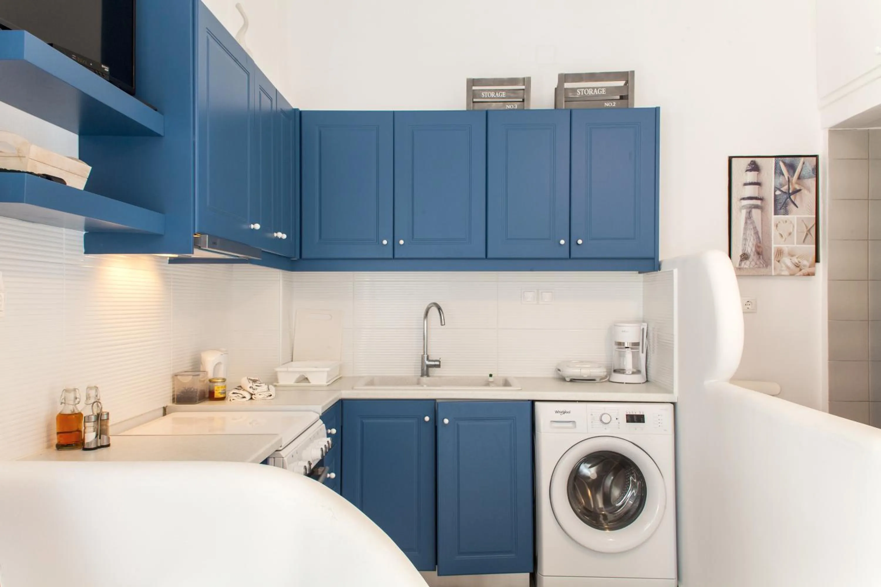 Bed in Mythos Suites Diskos