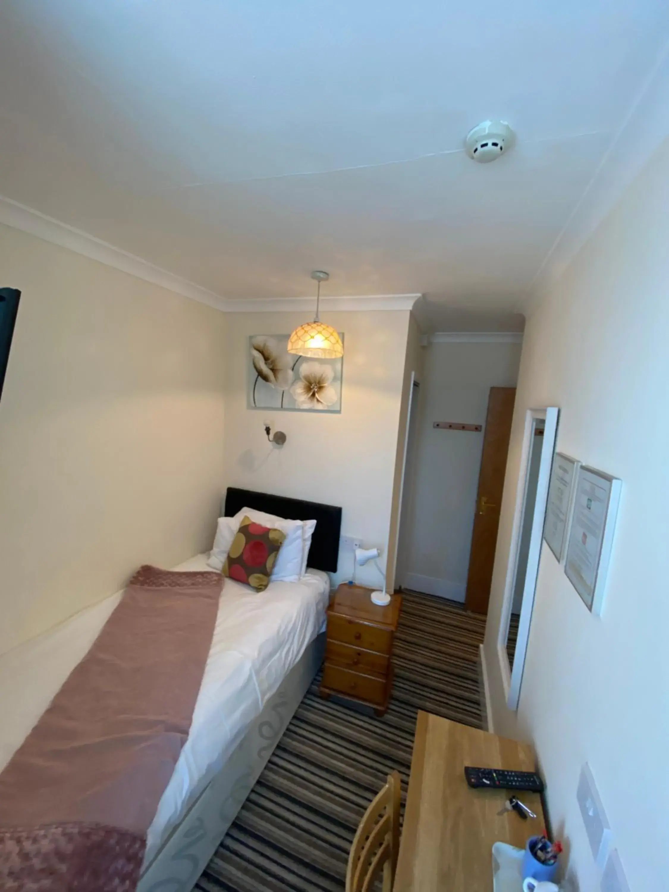 Single Room - single occupancy in Four Seasons Guest House Single Room - single occupancy in Four Seasons Guest House