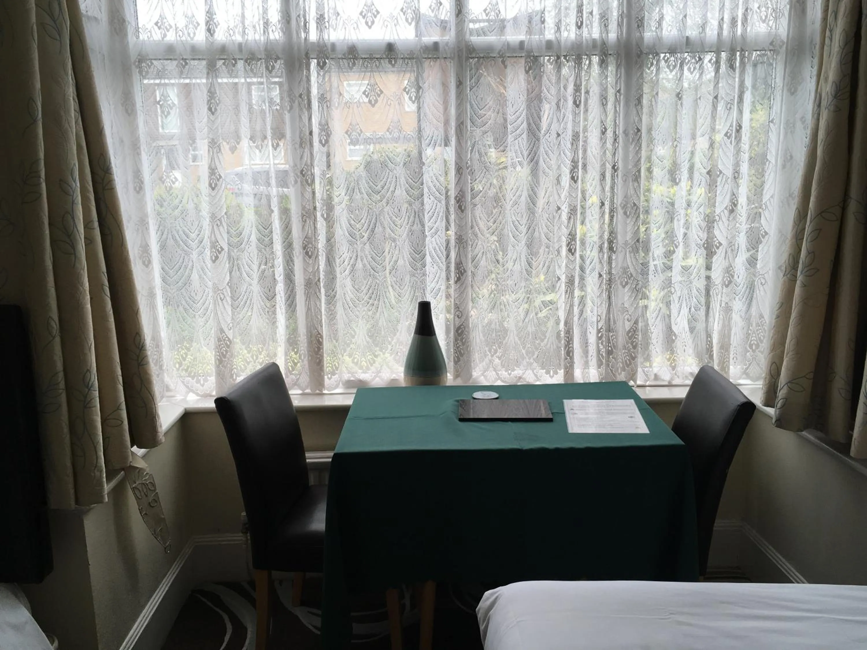 Breakfast in Four Seasons Guest House