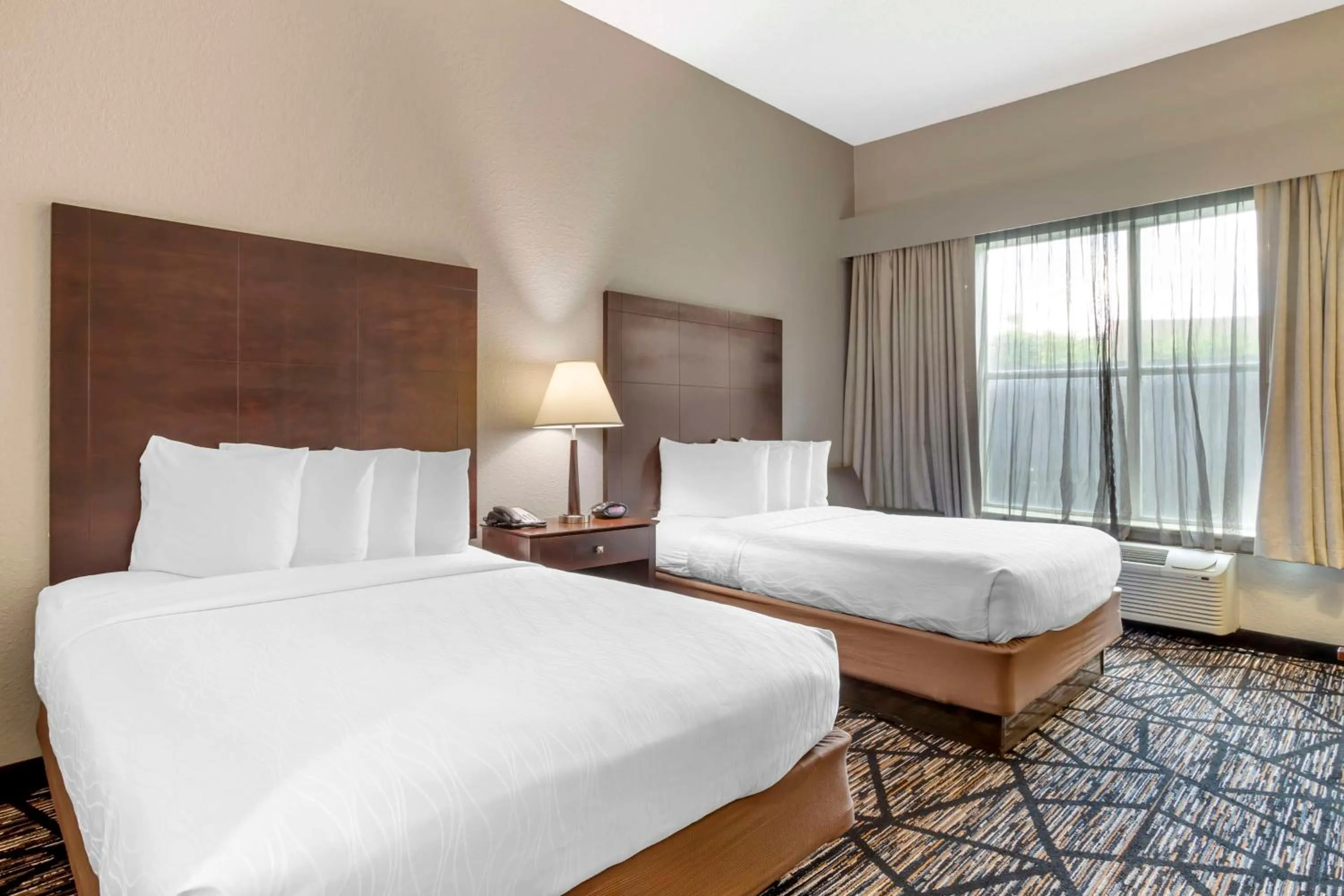 Bedroom, Bed in Best Western Plus Hobby Airport Inn & Suites