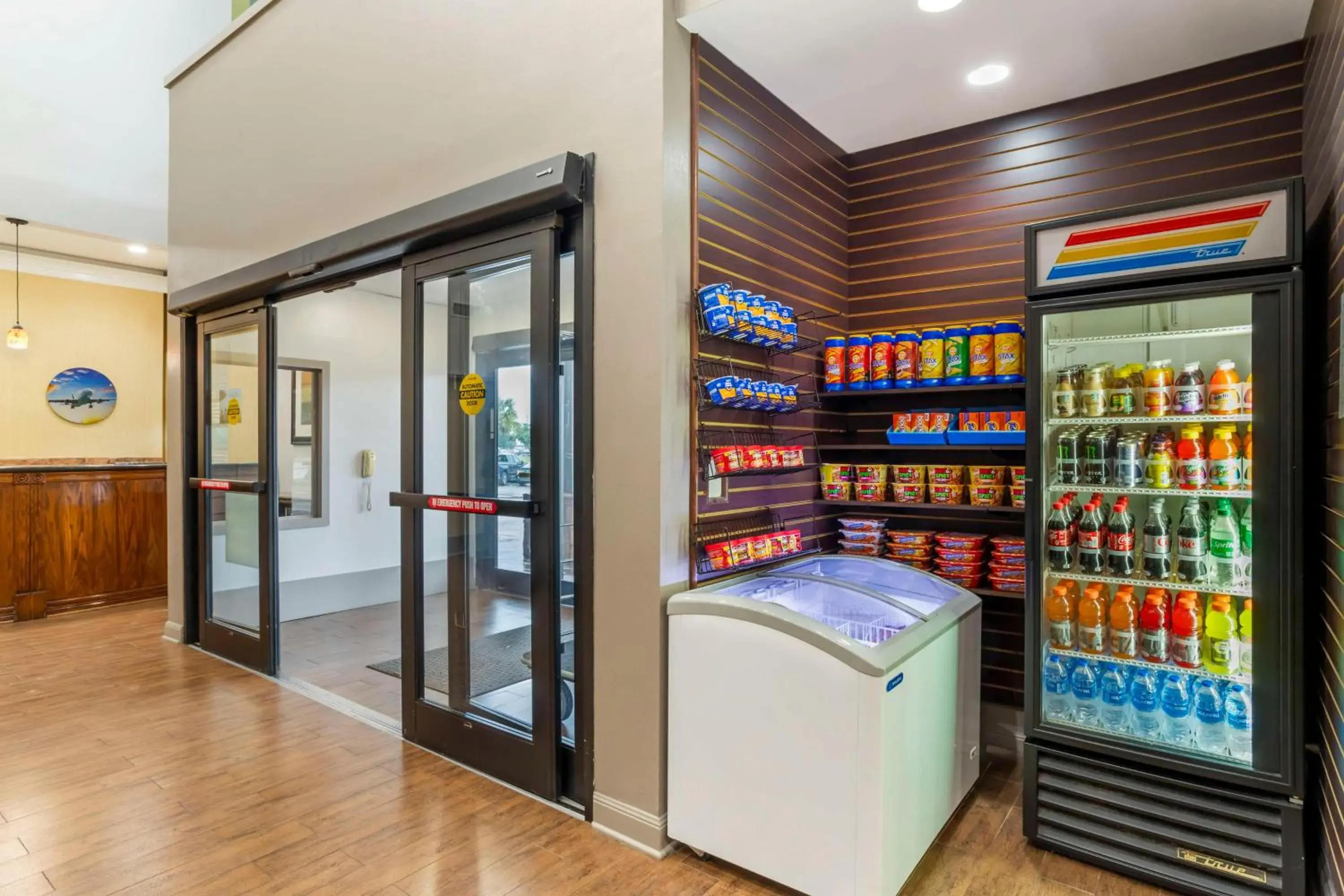 Property building in Best Western Plus Hobby Airport Inn & Suites Property building in Best Western Plus Hobby Airport Inn & Suites