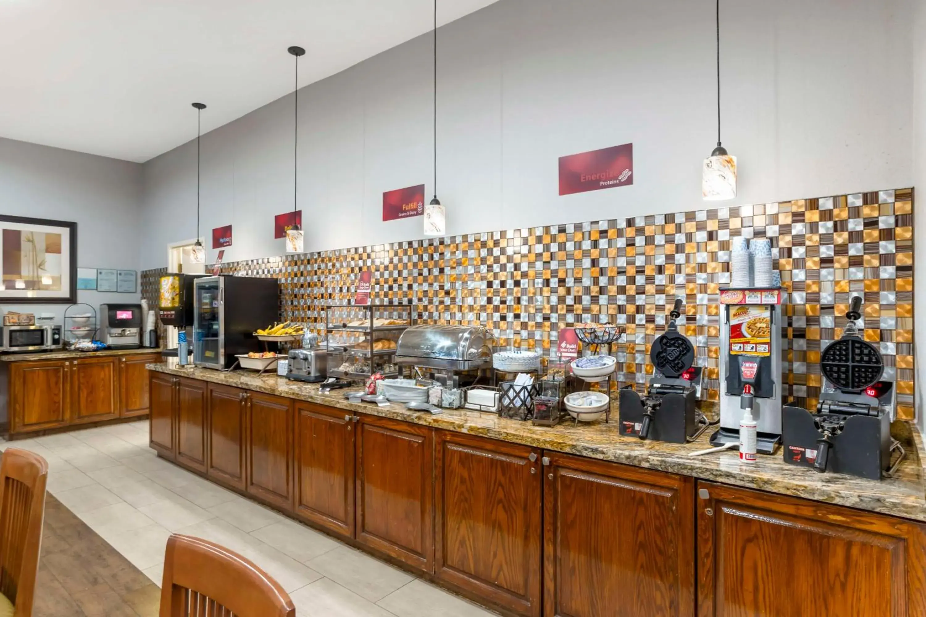 Breakfast in Best Western Plus Hobby Airport Inn & Suites Breakfast in Best Western Plus Hobby Airport Inn & Suites