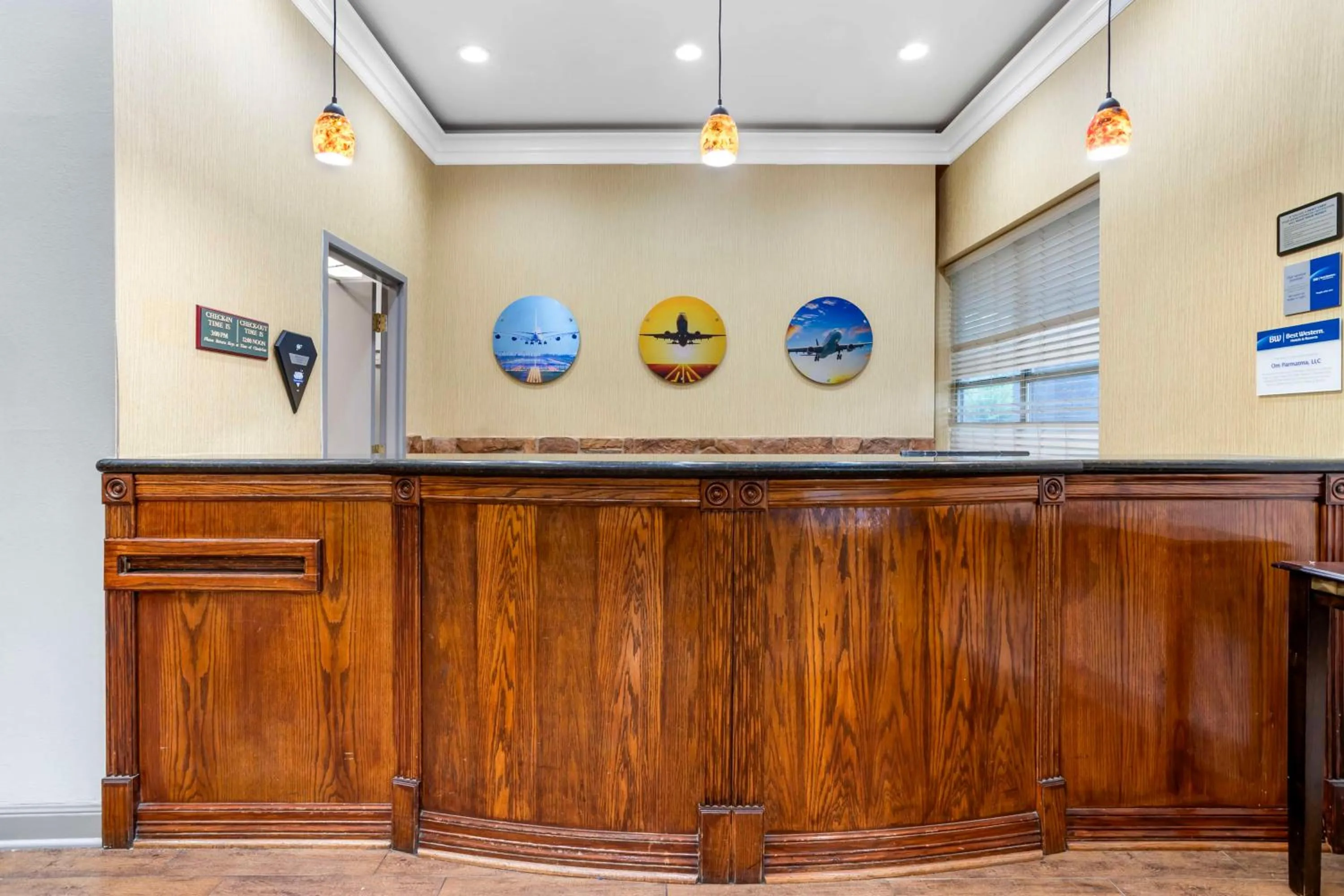 Lobby or reception in Best Western Plus Hobby Airport Inn & Suites