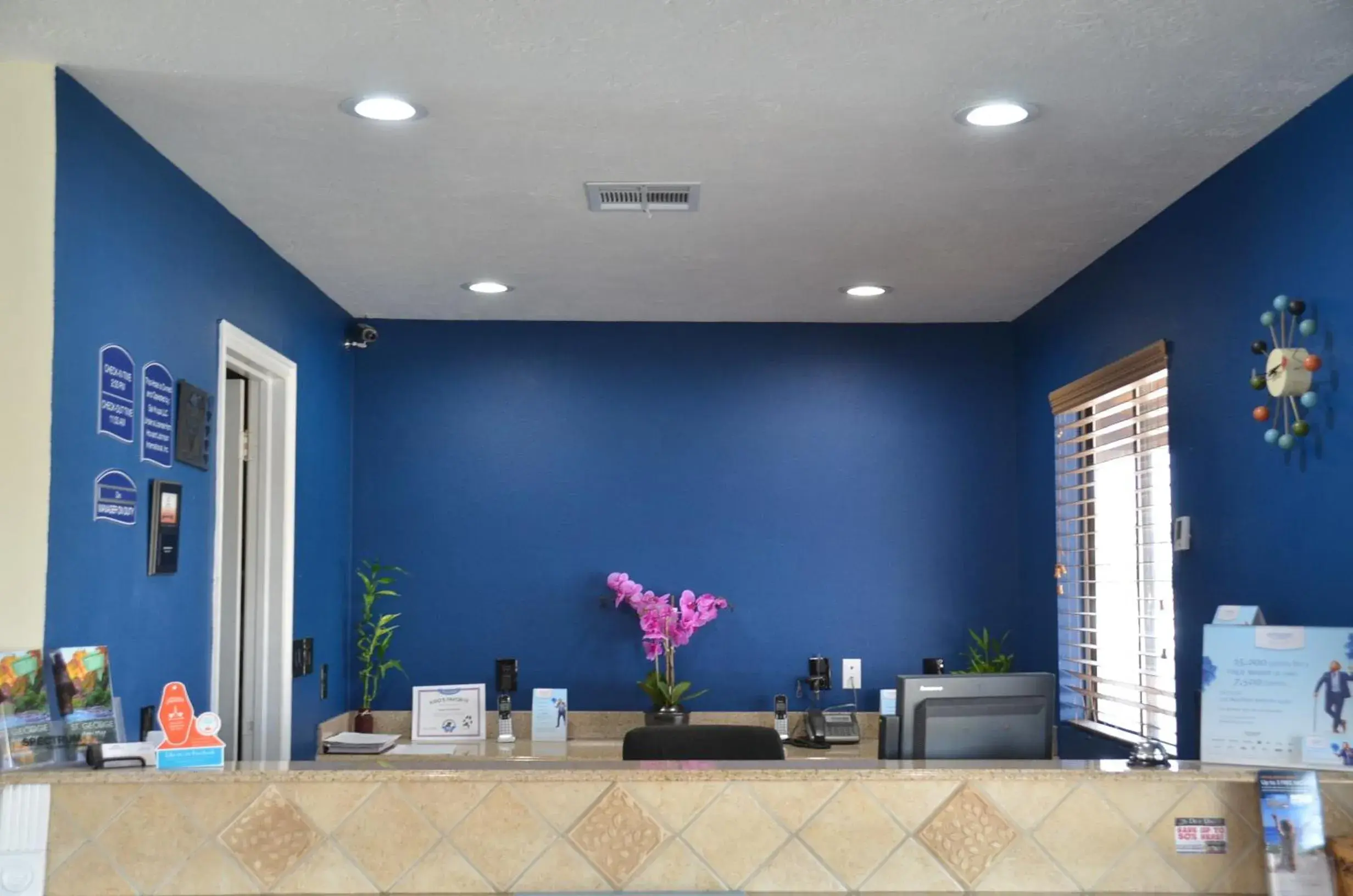 Lobby or reception in Howard Johnson by Wyndham St. George Hotel & Suites Lobby or reception in Howard Johnson by Wyndham St. George Hotel & Suites