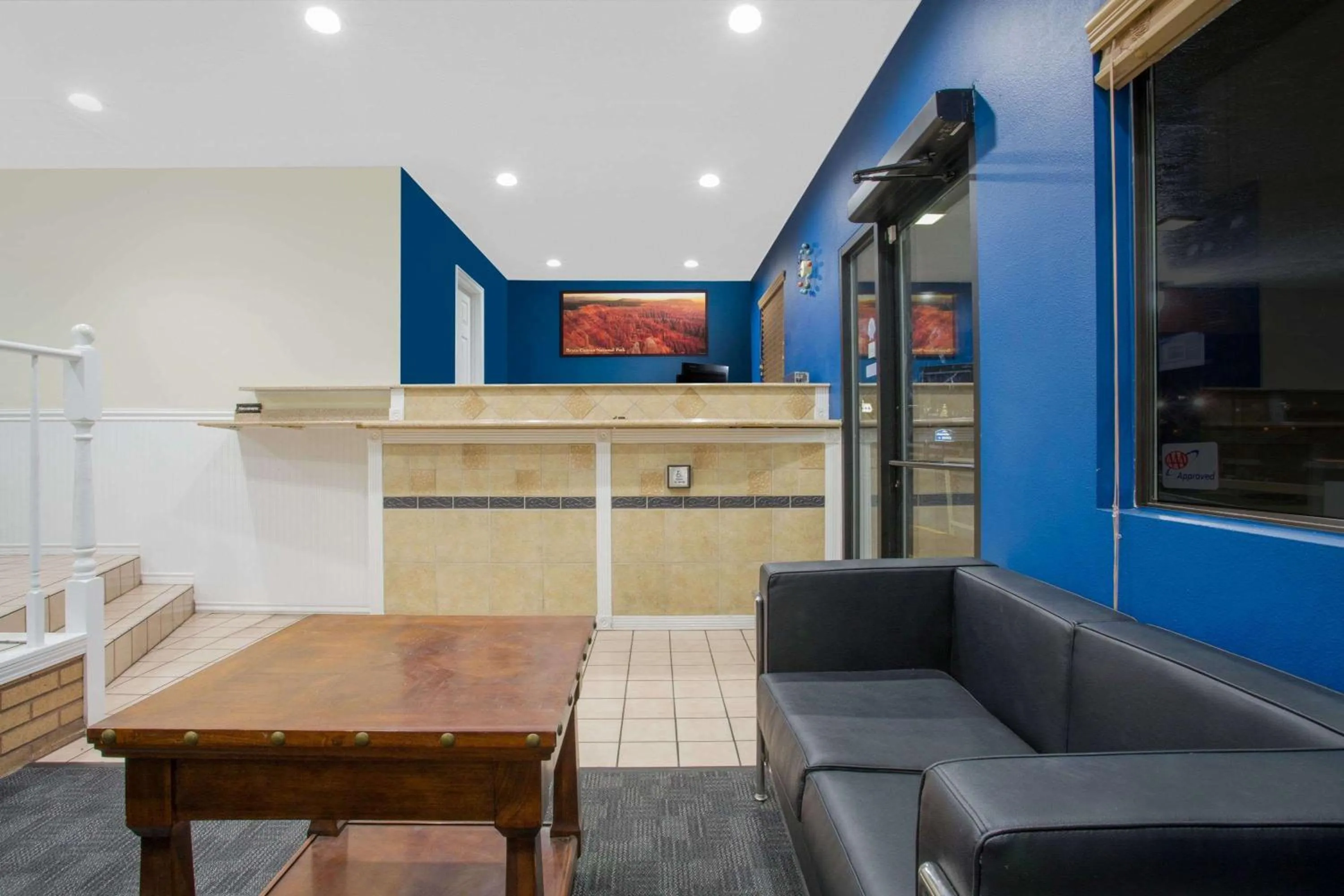 Lobby or reception in Howard Johnson by Wyndham St. George Hotel & Suites