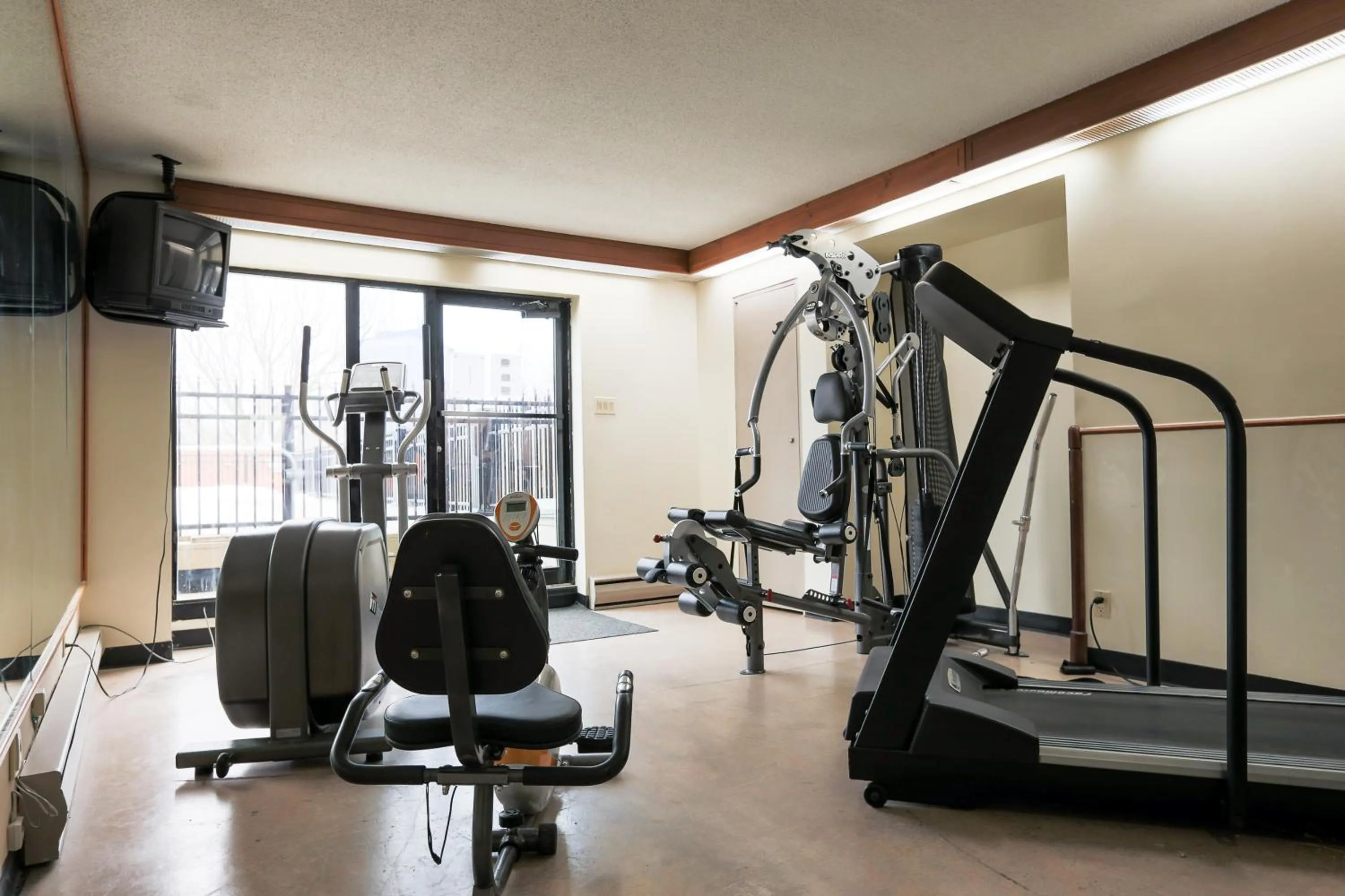 Fitness centre/facilities in Hôtels Gouverneur Trois-Rivières