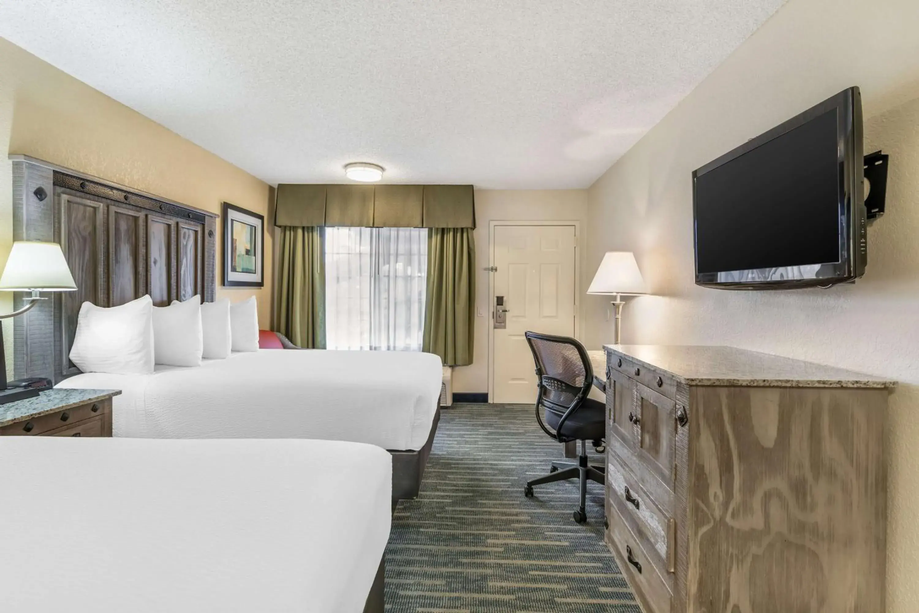 Bedroom, Bed in Best Western Americana Inn Bedroom, Bed in Best Western Americana Inn