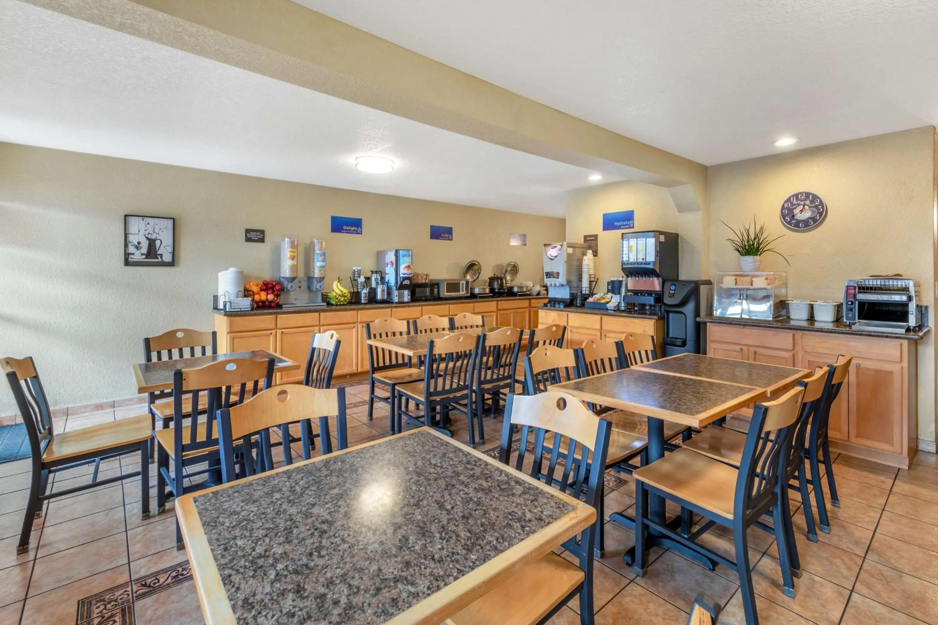Restaurant/places to eat in Best Western Americana Inn