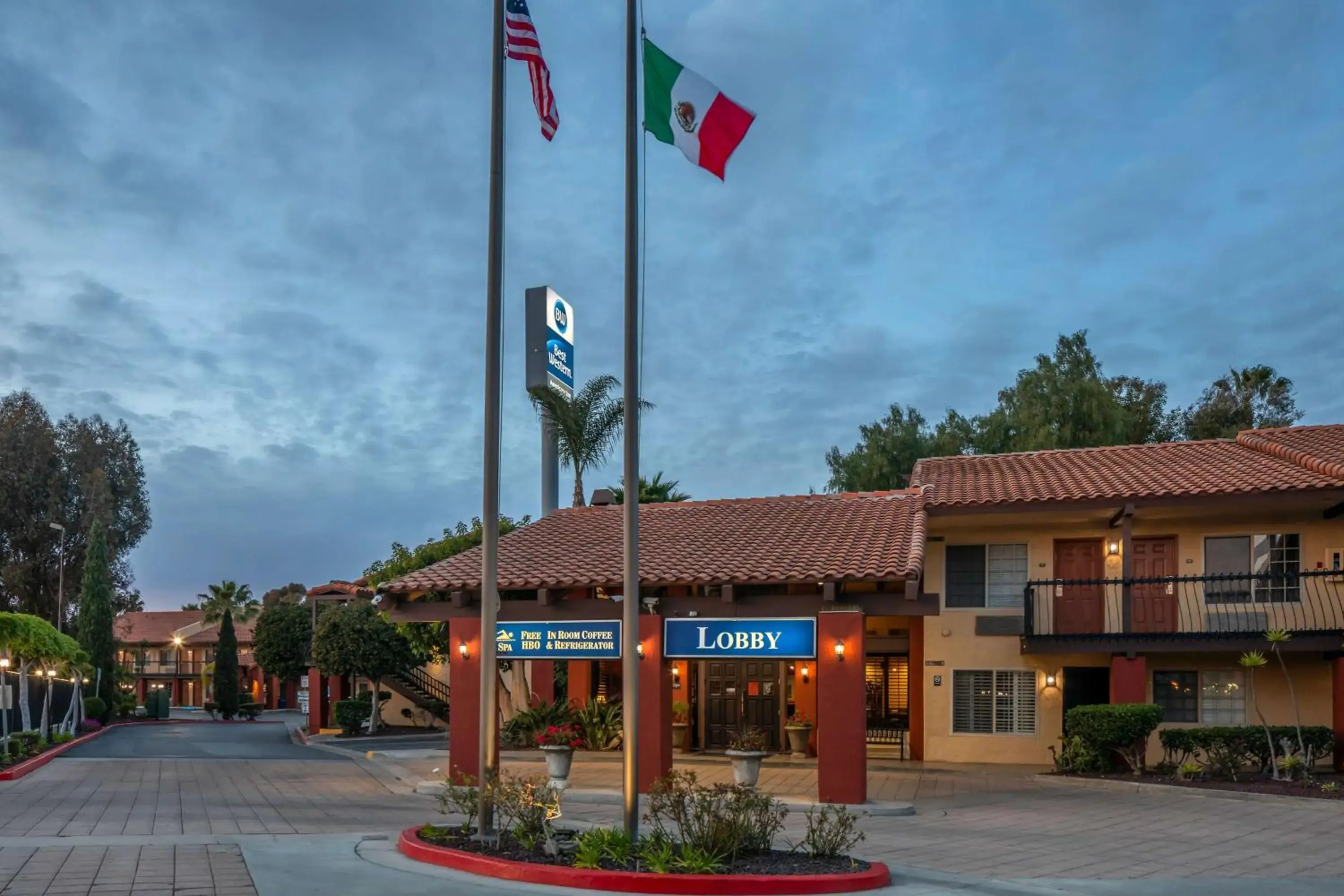 Property building in Best Western Americana Inn Property building in Best Western Americana Inn