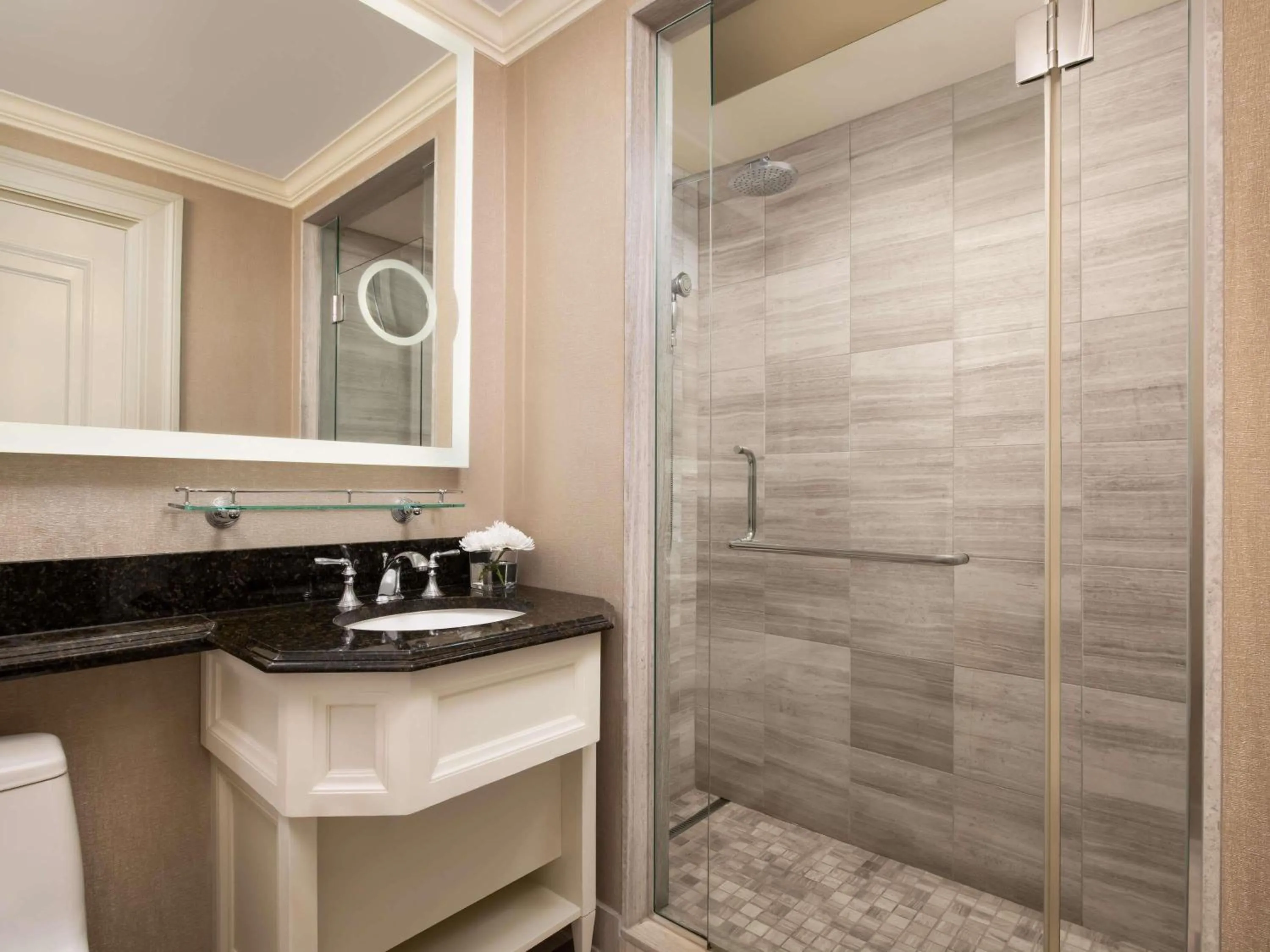 Bedroom in Fairmont Chateau Laurier