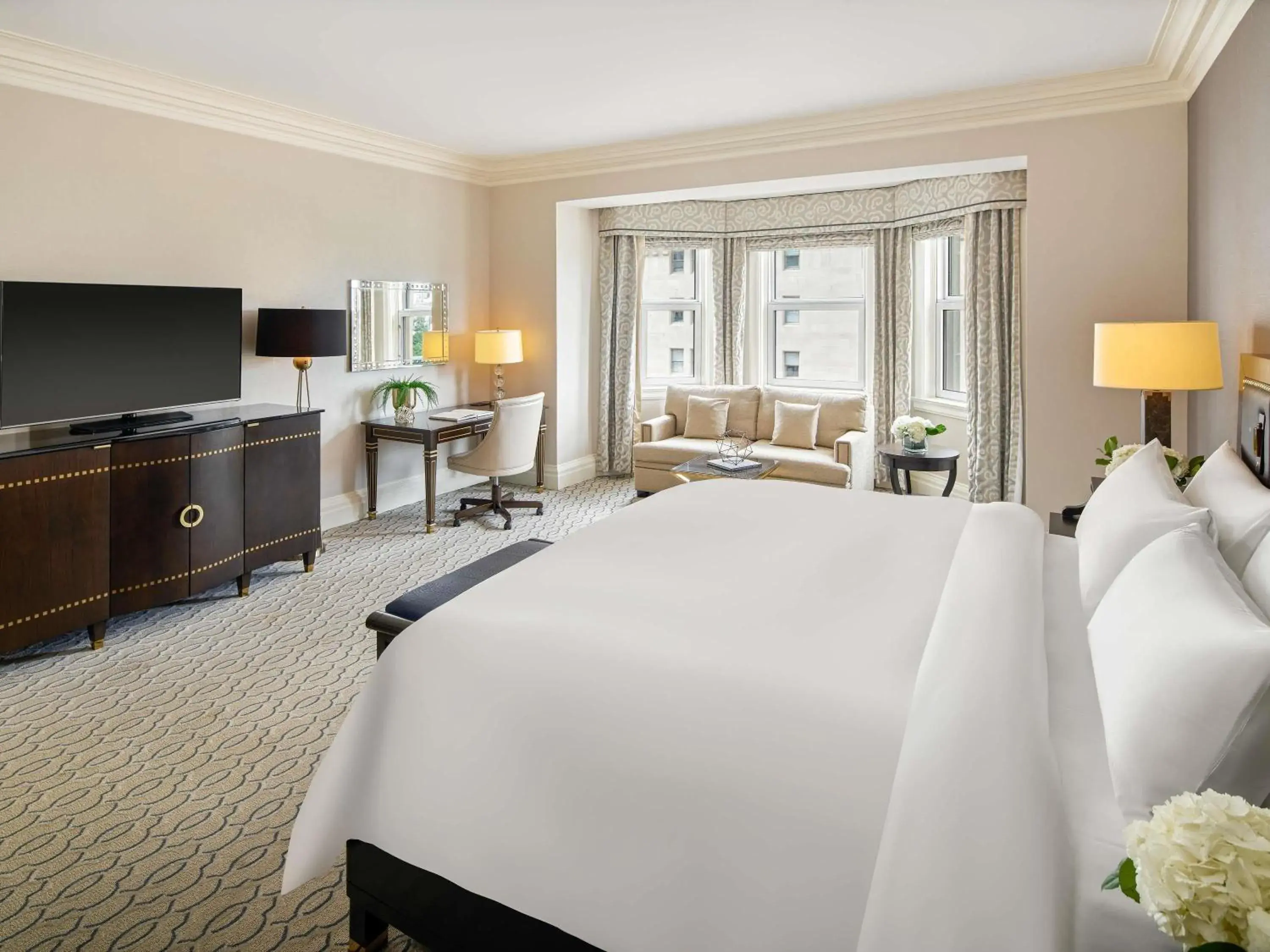 Bedroom, Bed in Fairmont Chateau Laurier Bedroom, Bed in Fairmont Chateau Laurier