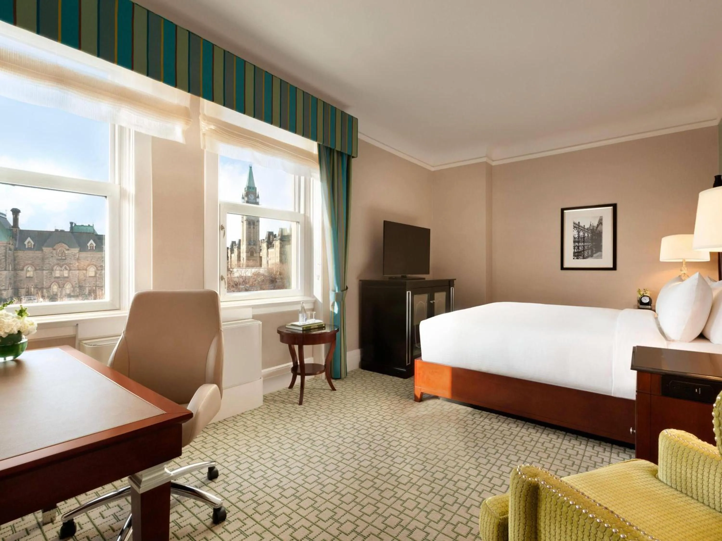 Bedroom, Bed in Fairmont Chateau Laurier