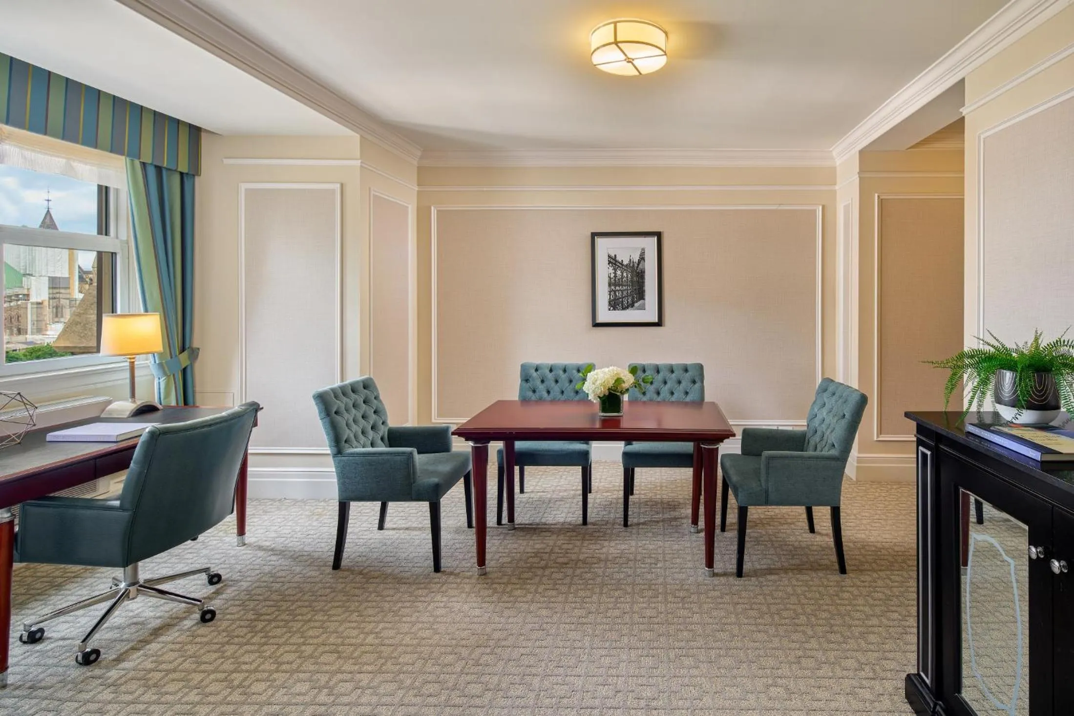 Dining area in Fairmont Chateau Laurier