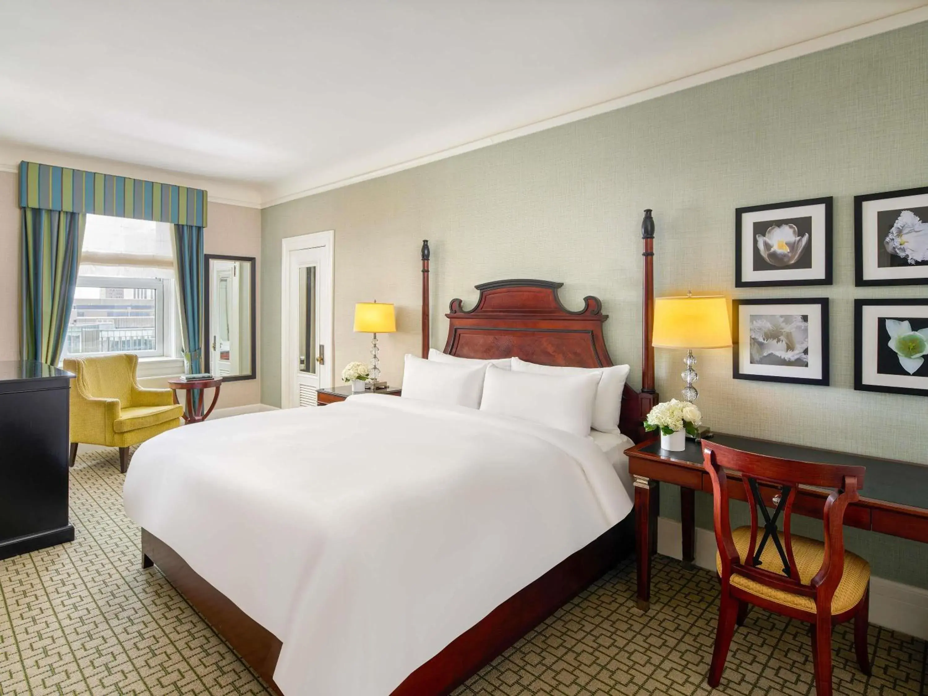 Fairmont King Room in Fairmont Chateau Laurier Fairmont King Room in Fairmont Chateau Laurier