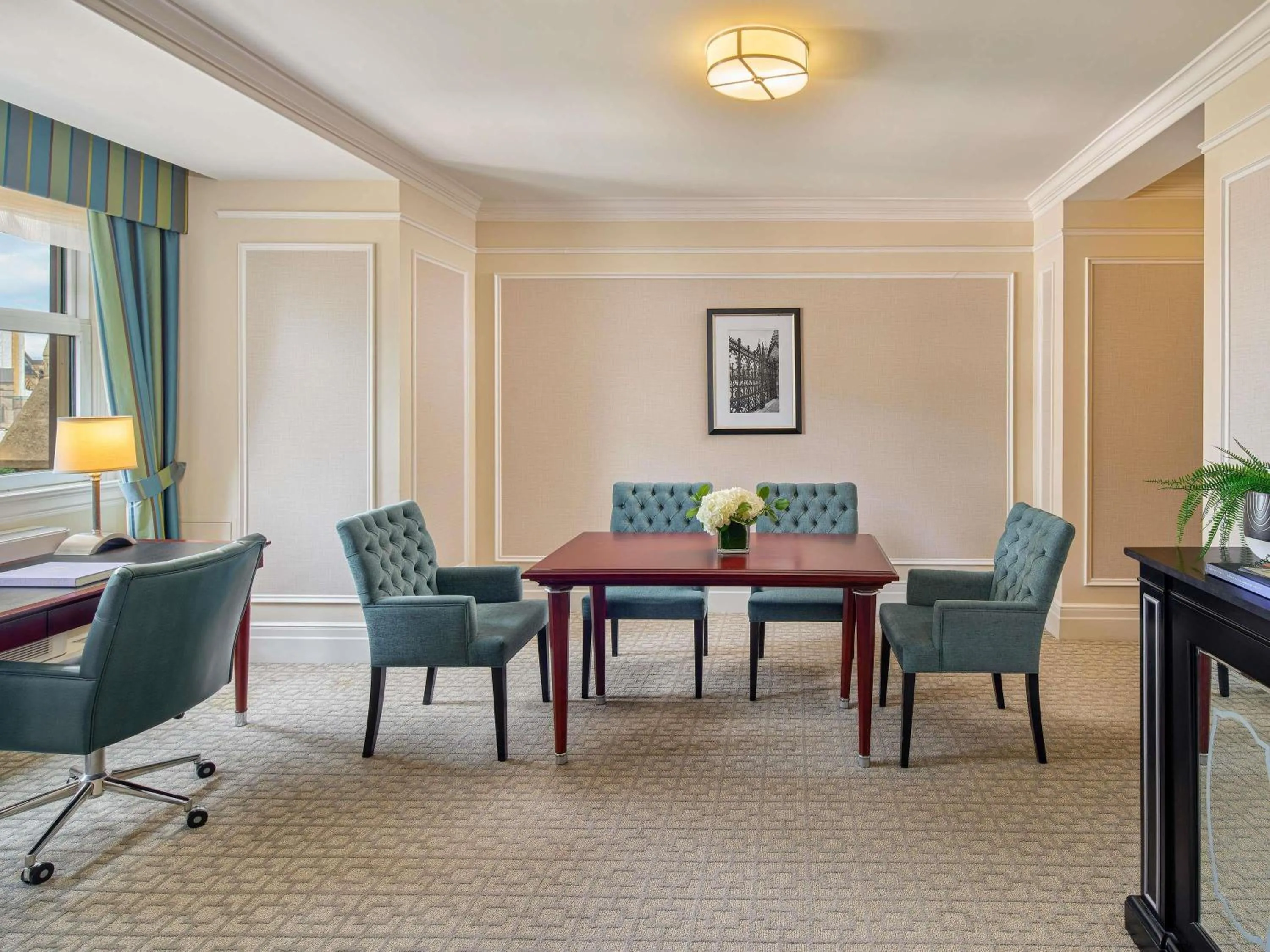 Bedroom in Fairmont Chateau Laurier