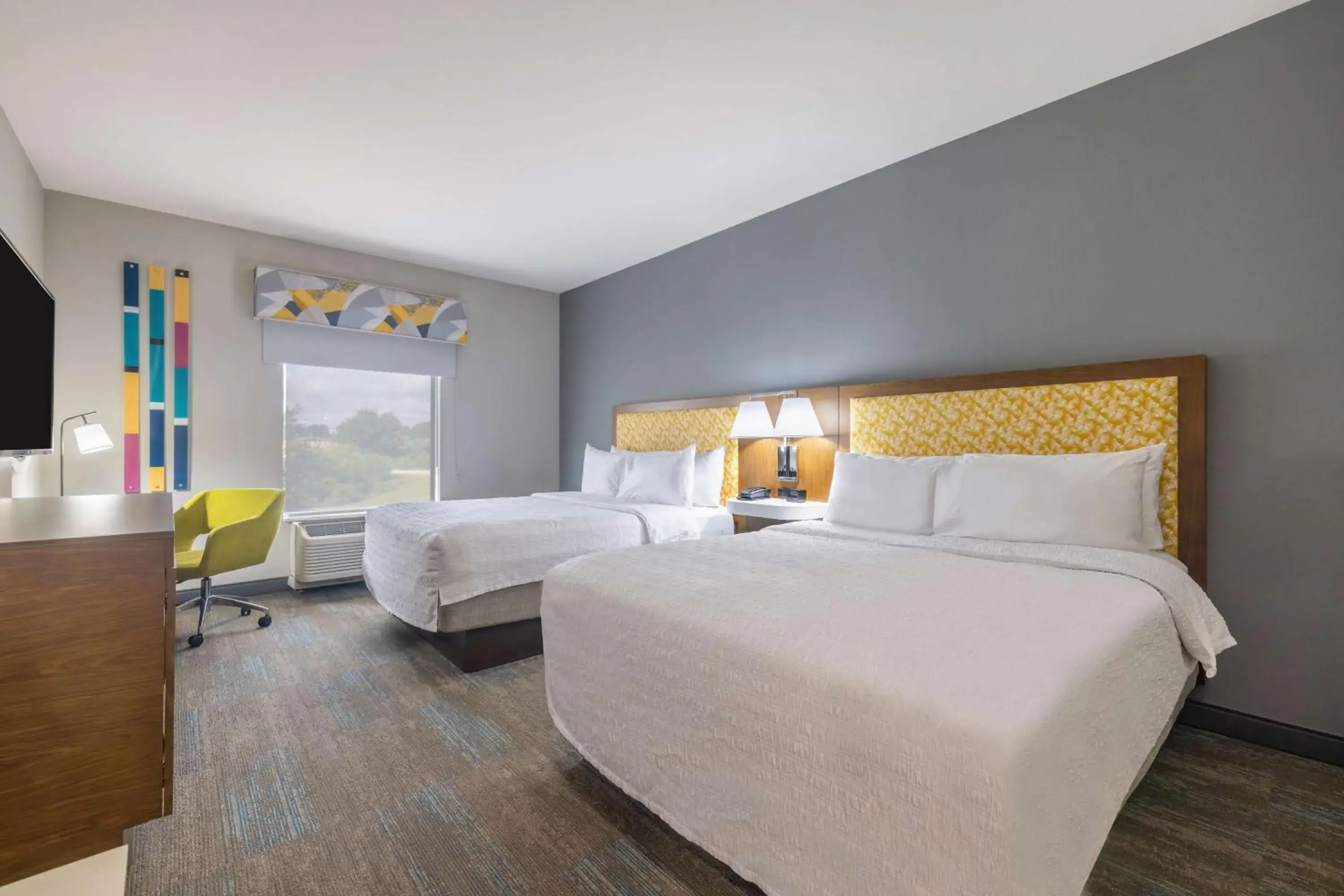 Bed in Hampton Inn & Suites Brenham Bed in Hampton Inn & Suites Brenham