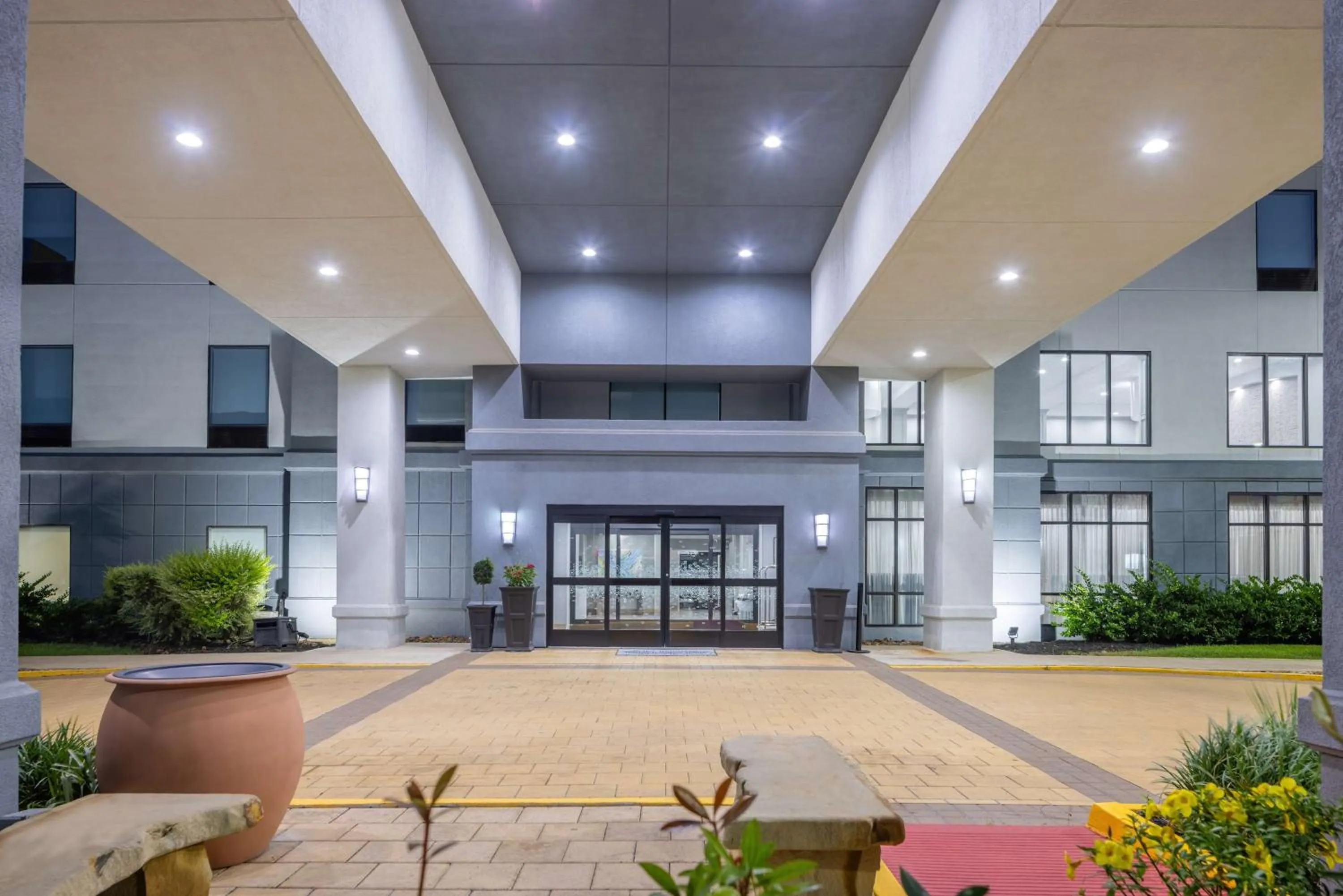 Property building in Hampton Inn & Suites Brenham