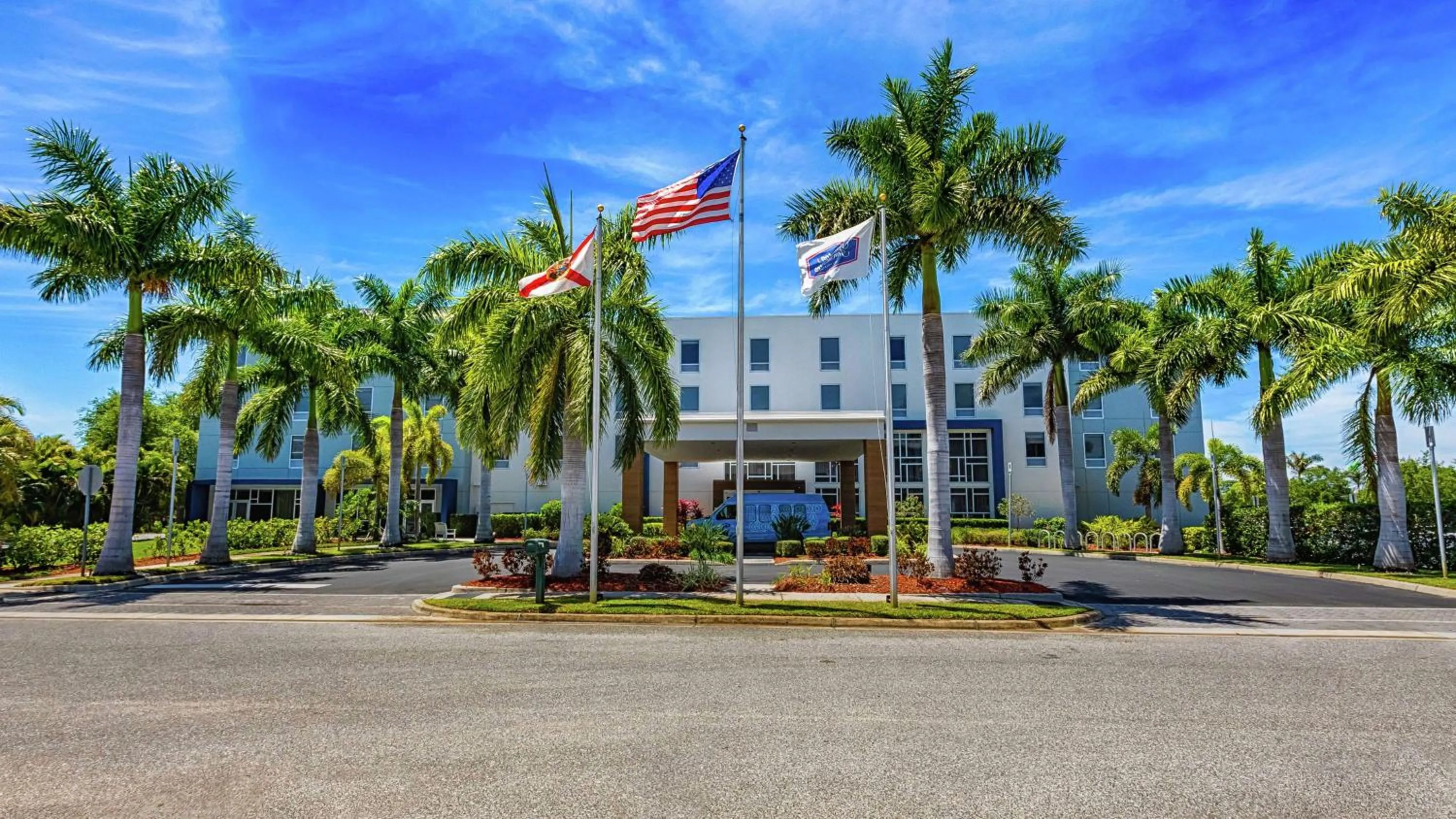 Property building in Hampton Inn & Suites Sarasota / Bradenton - Airport