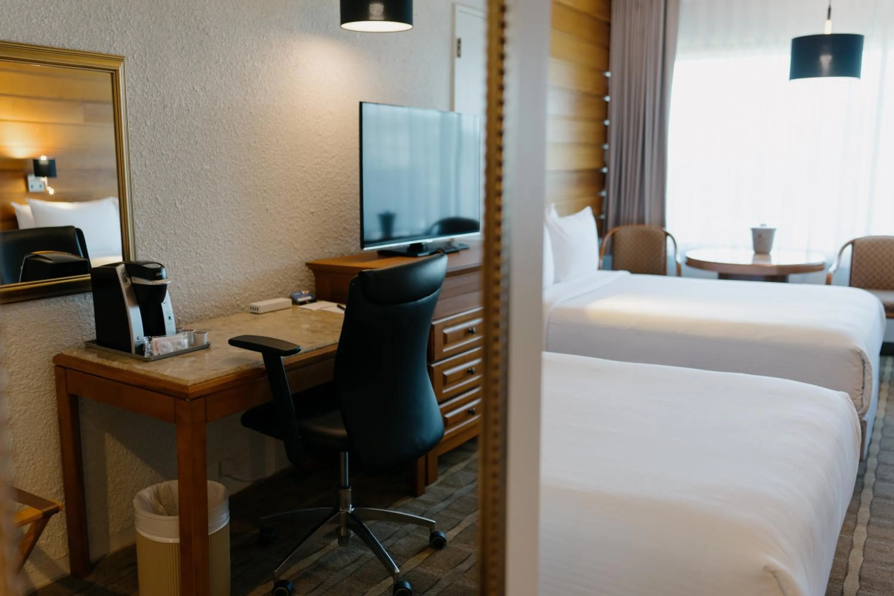 Photo of the whole room, Bed in Hôtels Gouverneur Sept-Îles