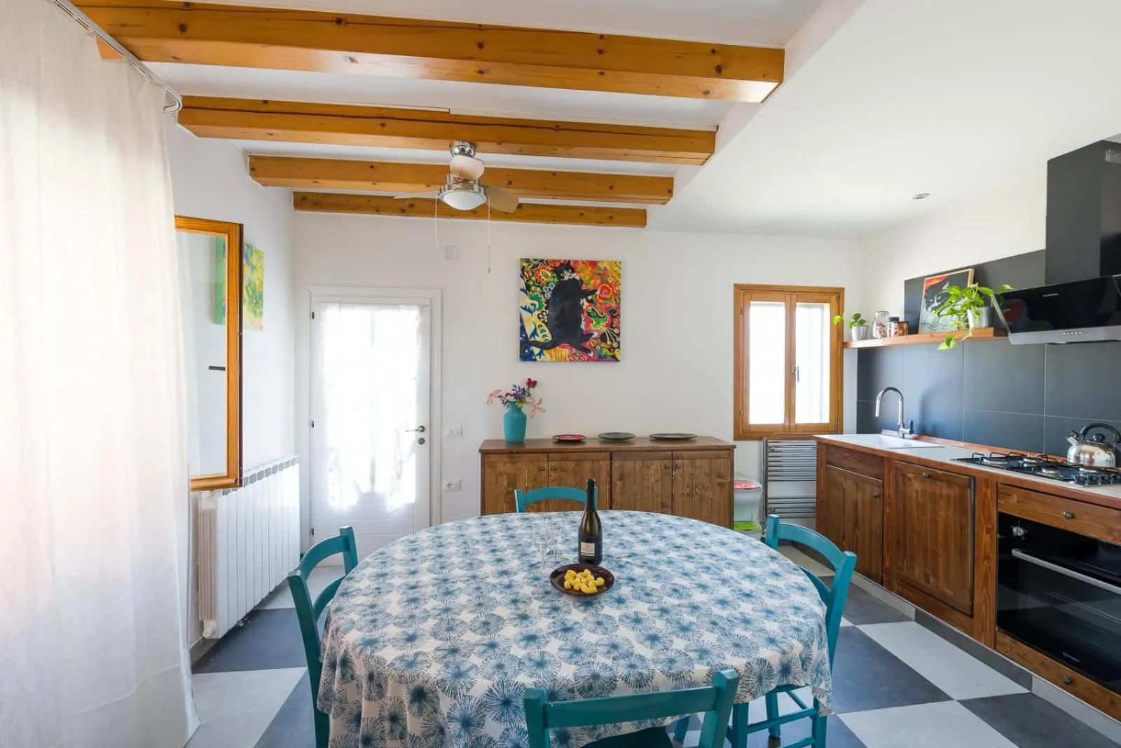 Night Galleria holiday home - bed & art in Burano - the pink house
