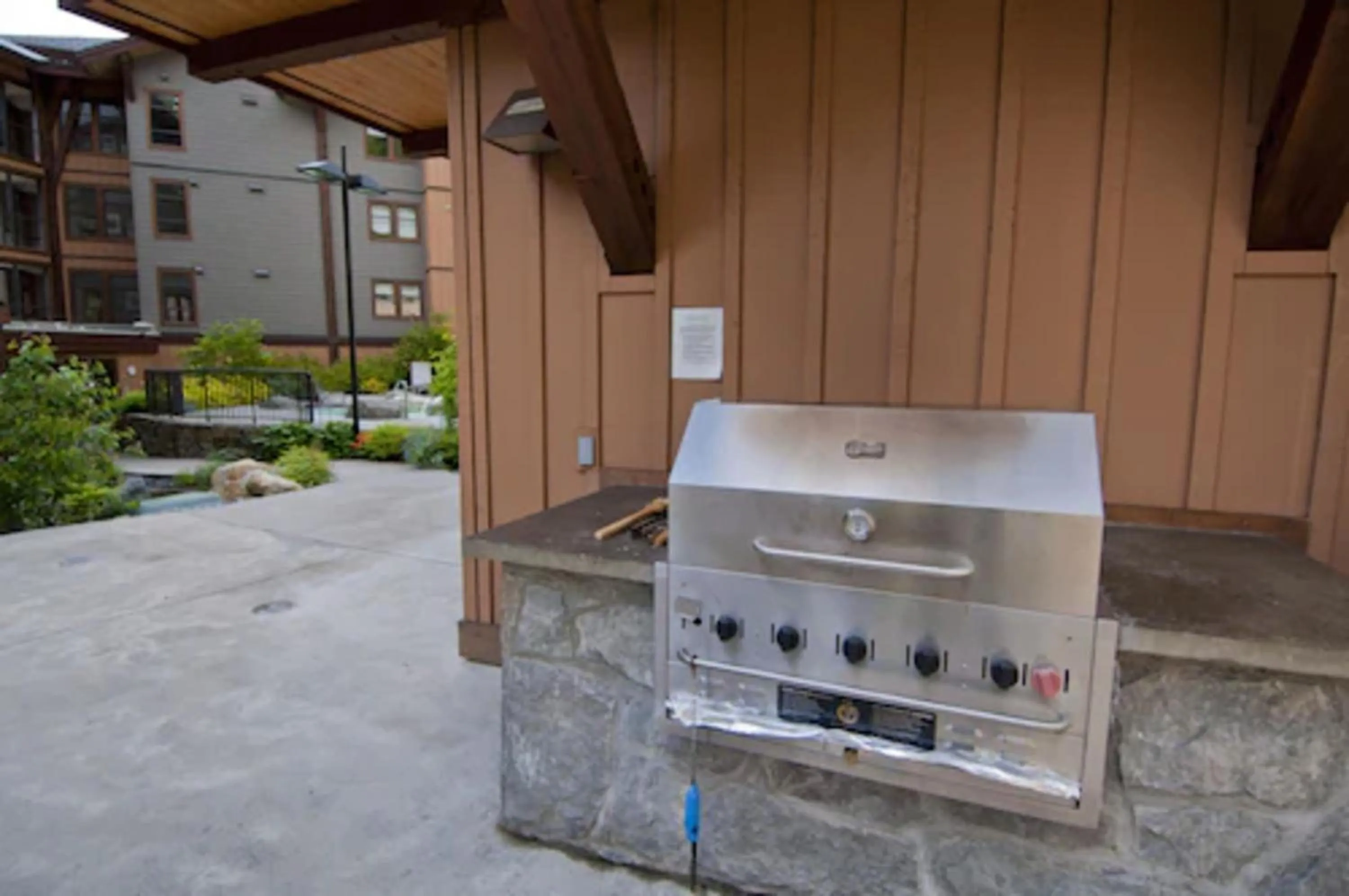 BBQ facilities in Evolution Whistler