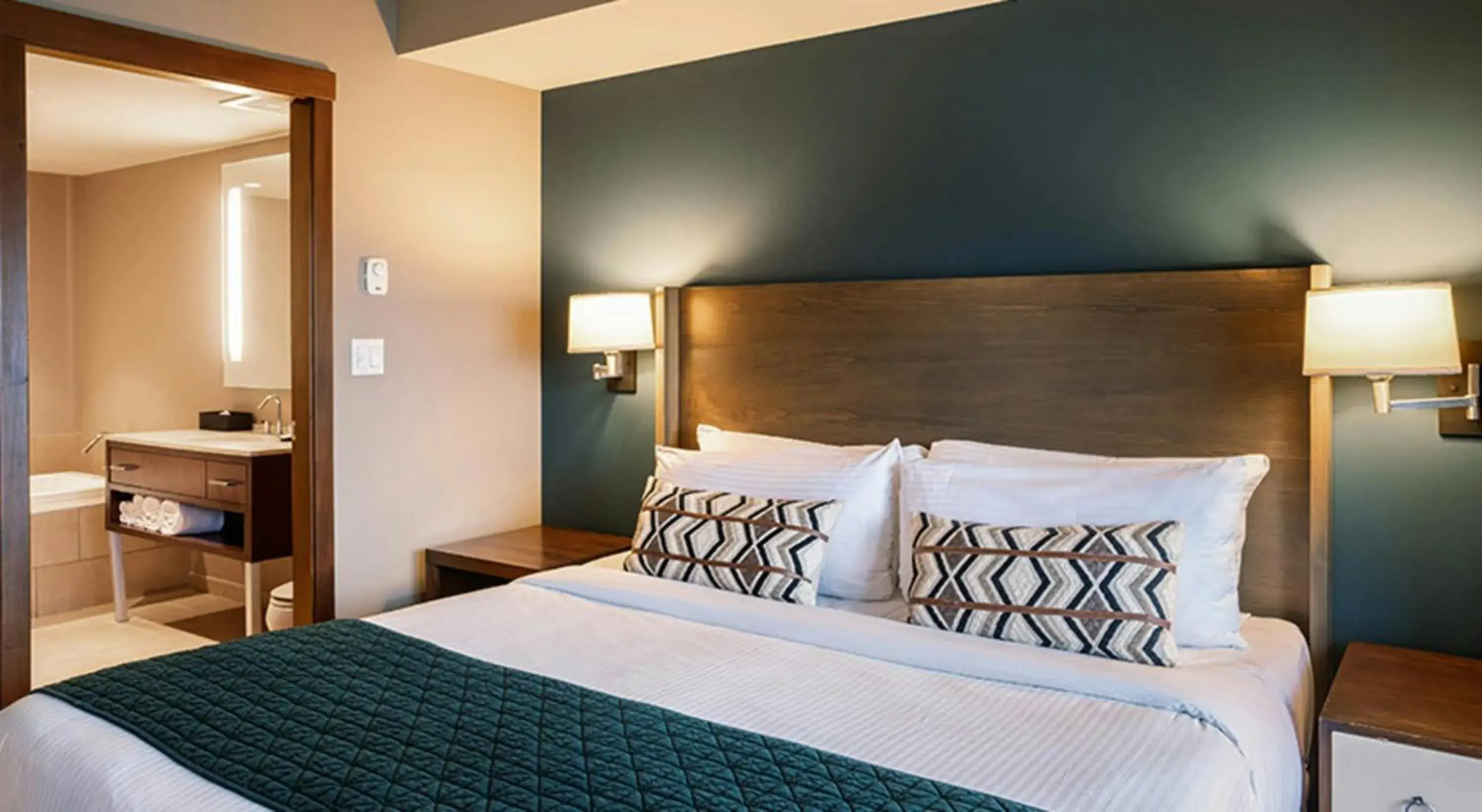 Bedroom, Bed in Evolution Whistler, by Lodging Ovations Bedroom, Bed in Evolution Whistler, by Lodging Ovations