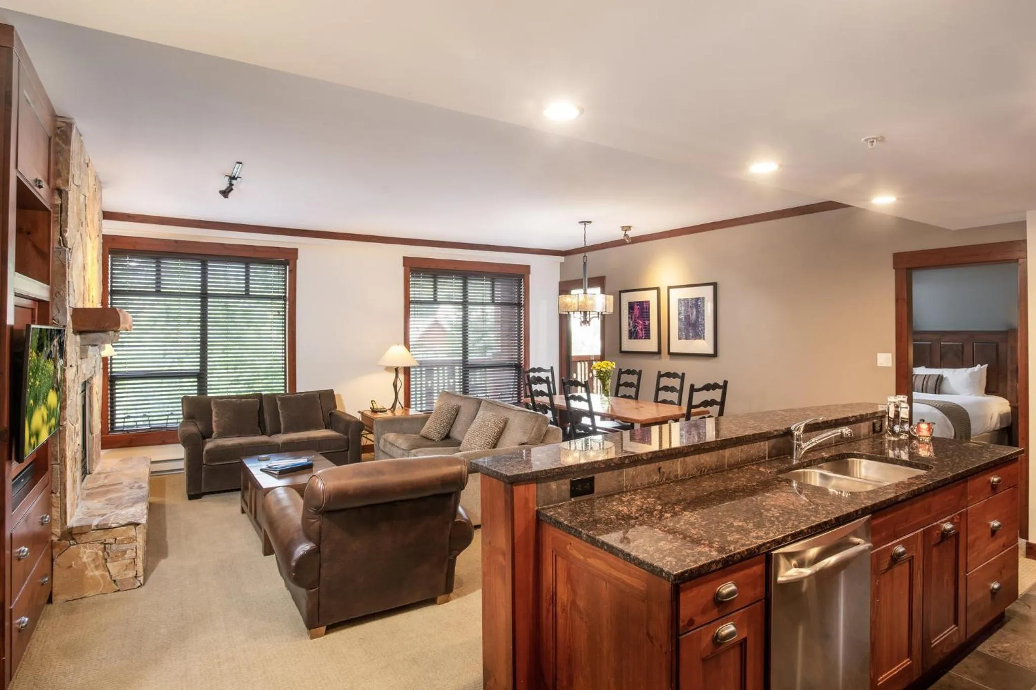 Living room in First Tracks Lodge